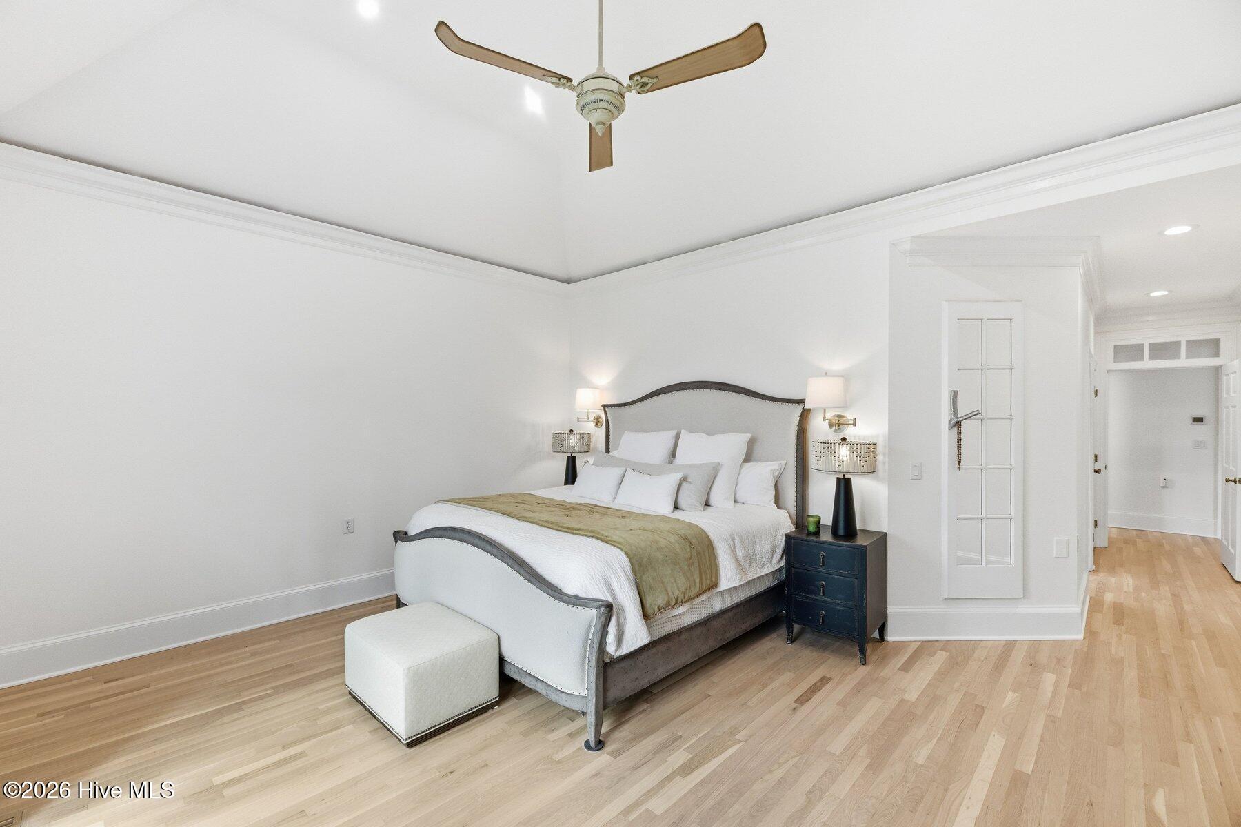 100565828 | Photo 32