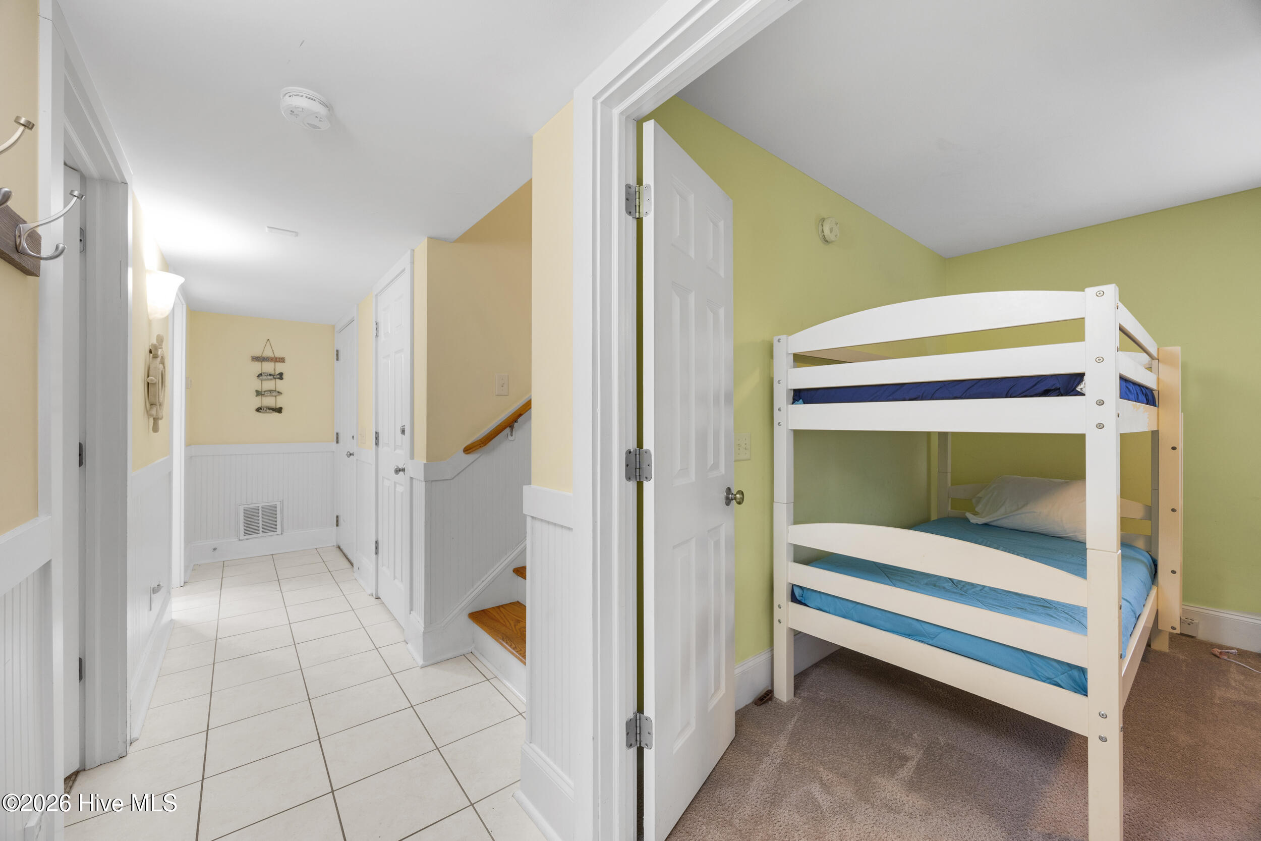 100555680 | Photo 27