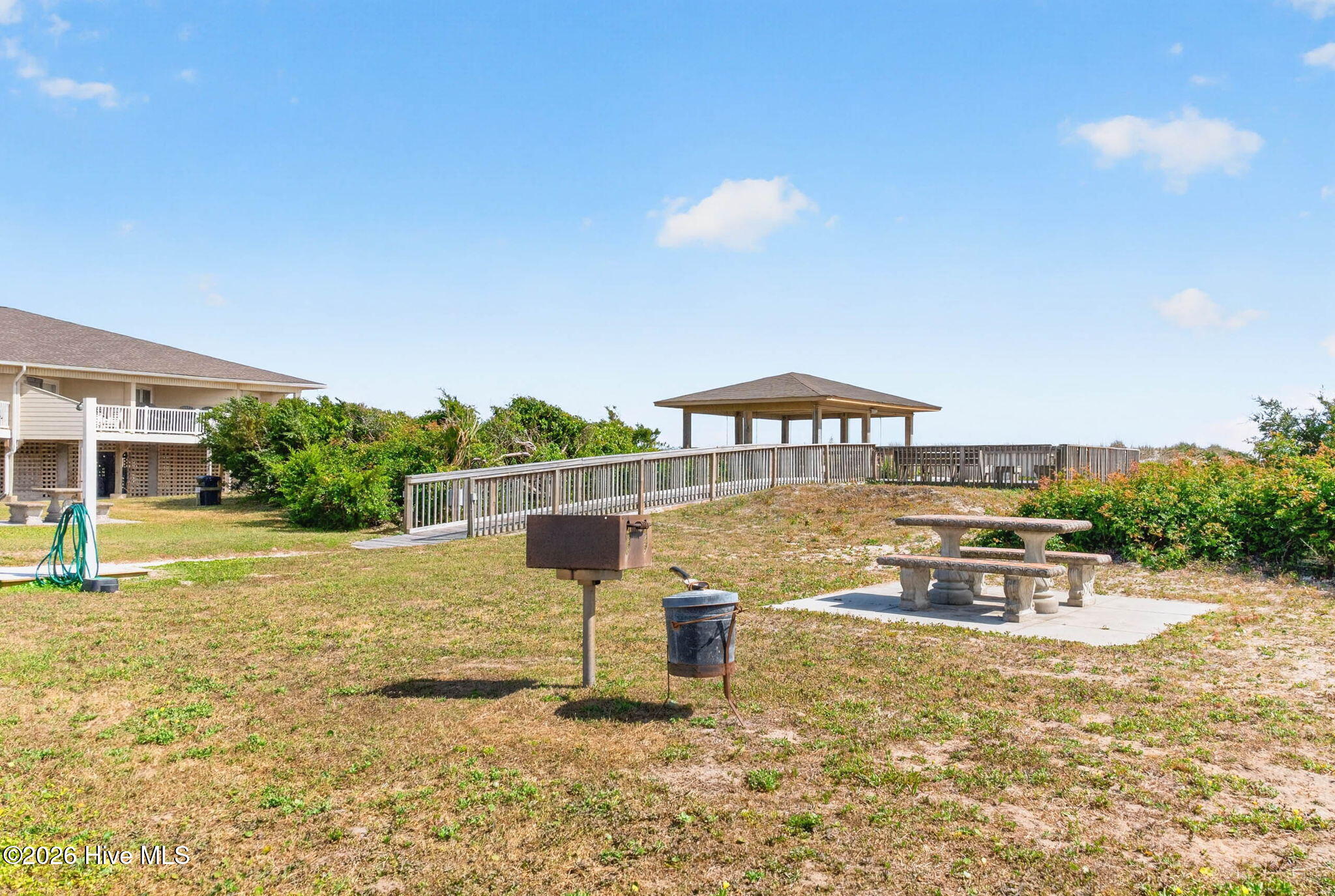 100570514 | Photo 52