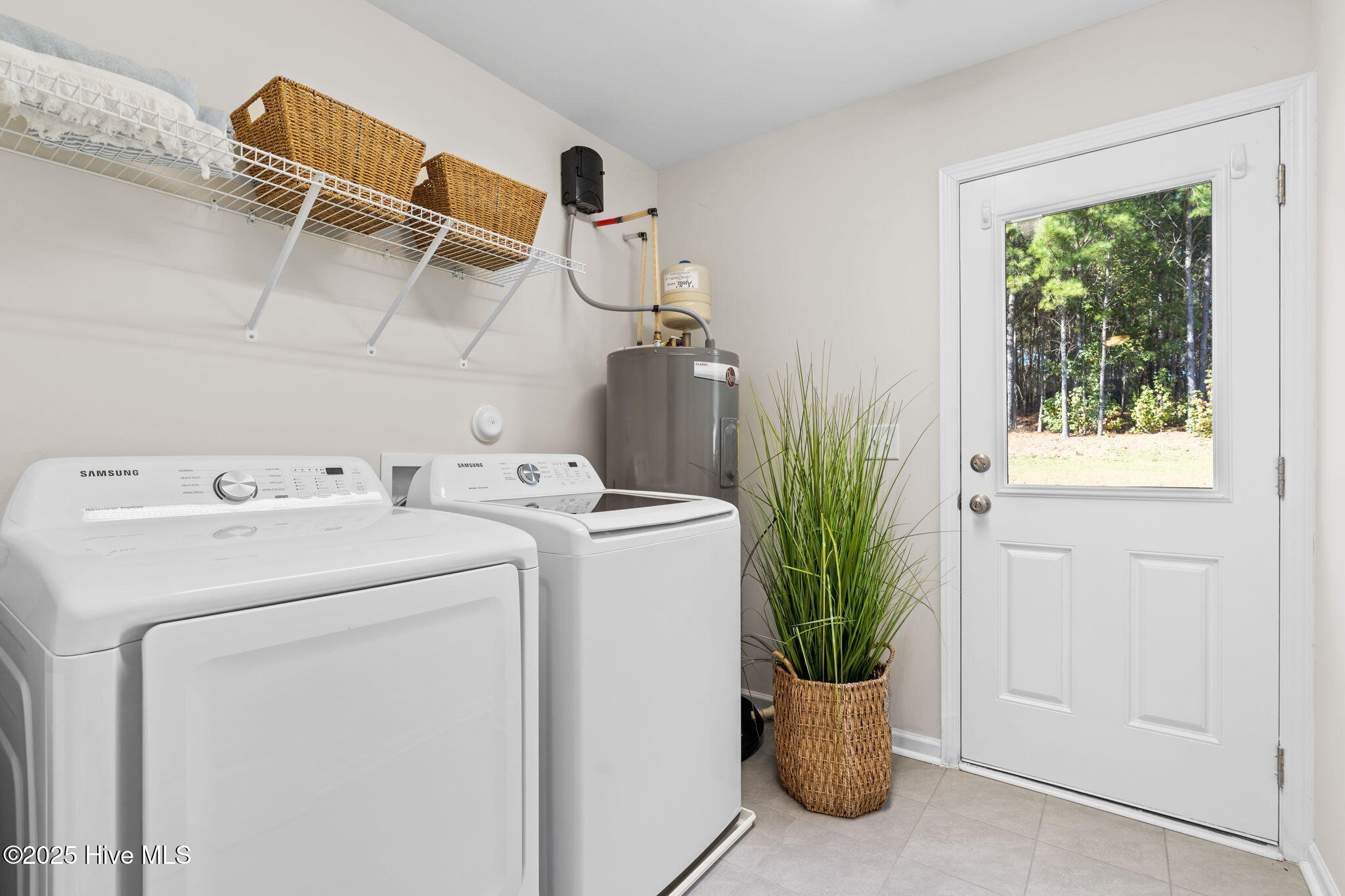 100549015 | Photo 26