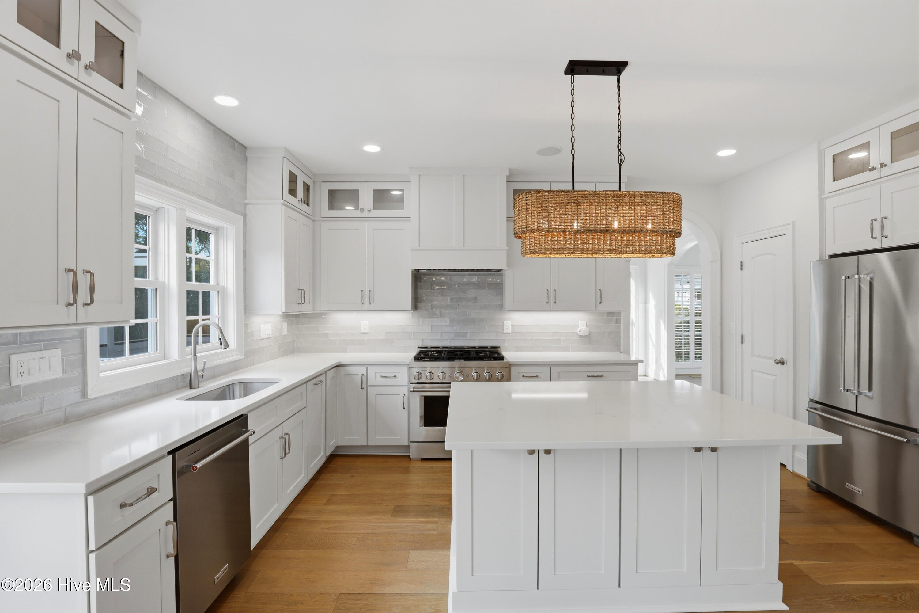 100562697 | Photo 18