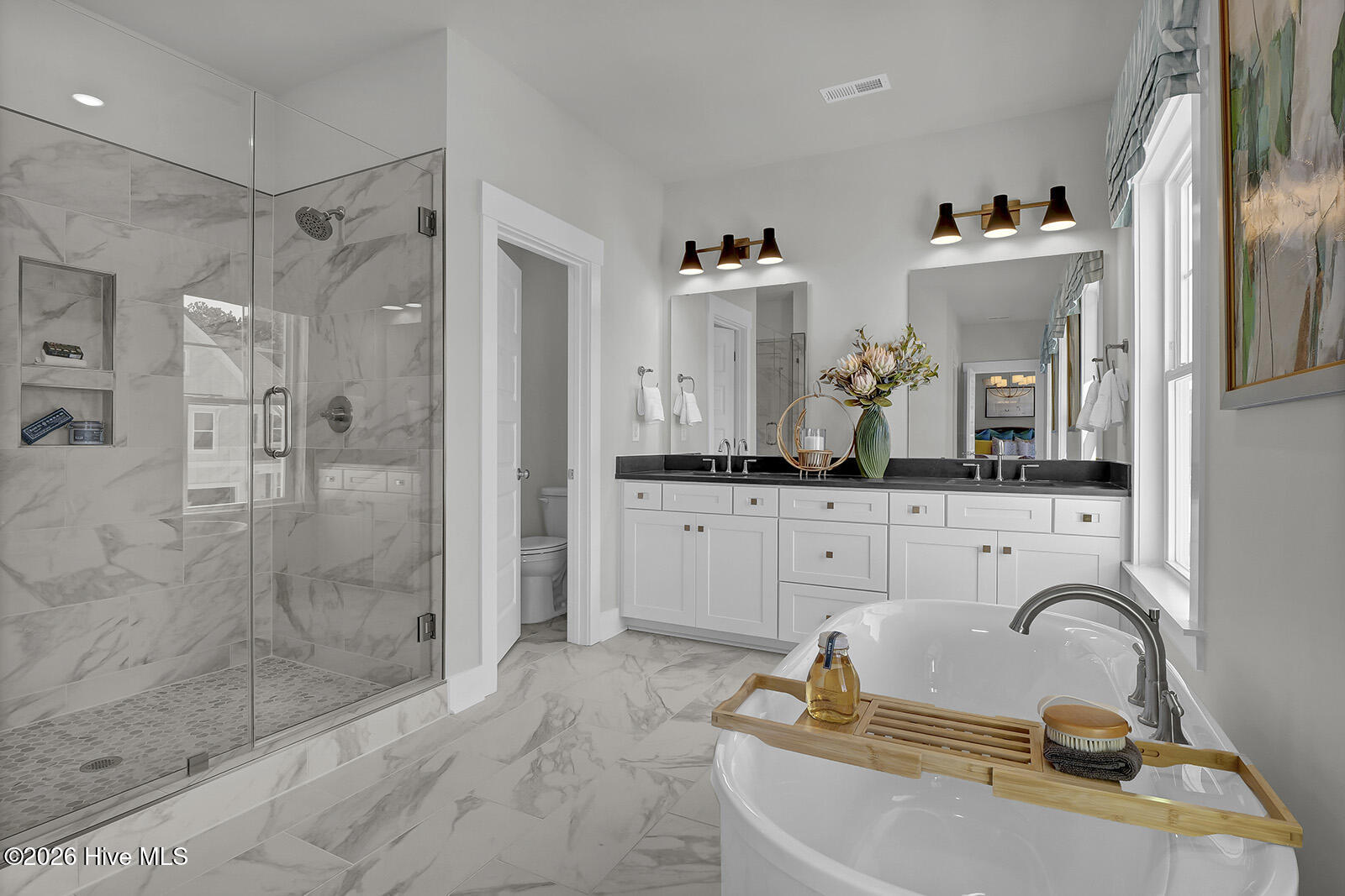 100542605 | Photo 19