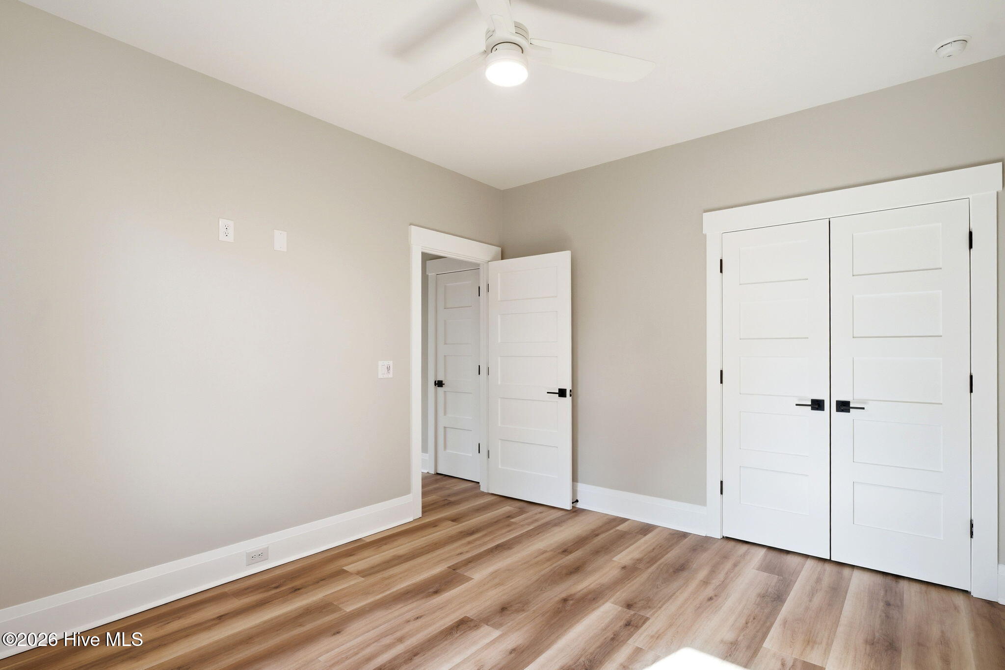 100554131 | Photo 23