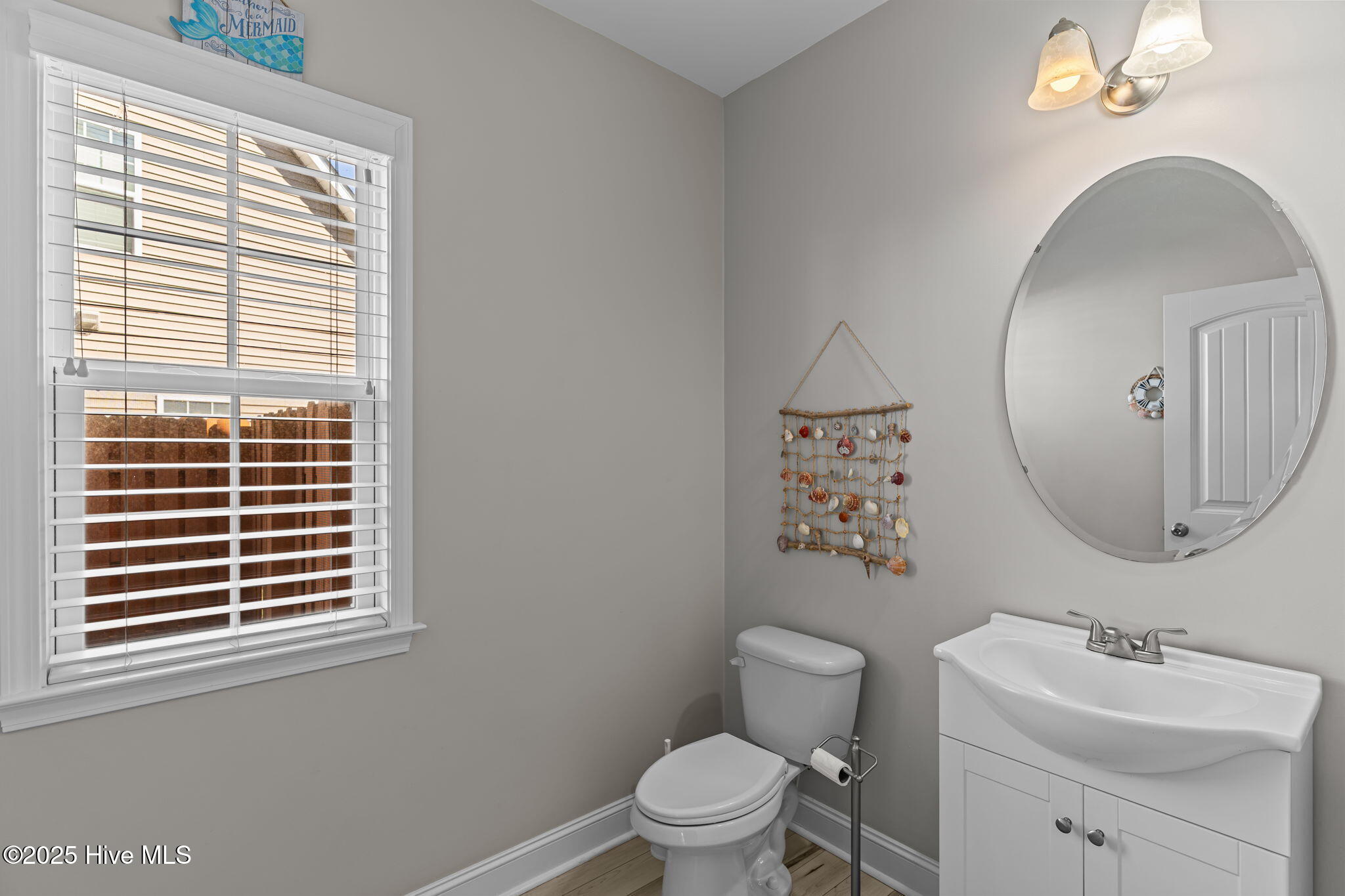 100537762 | Photo 17