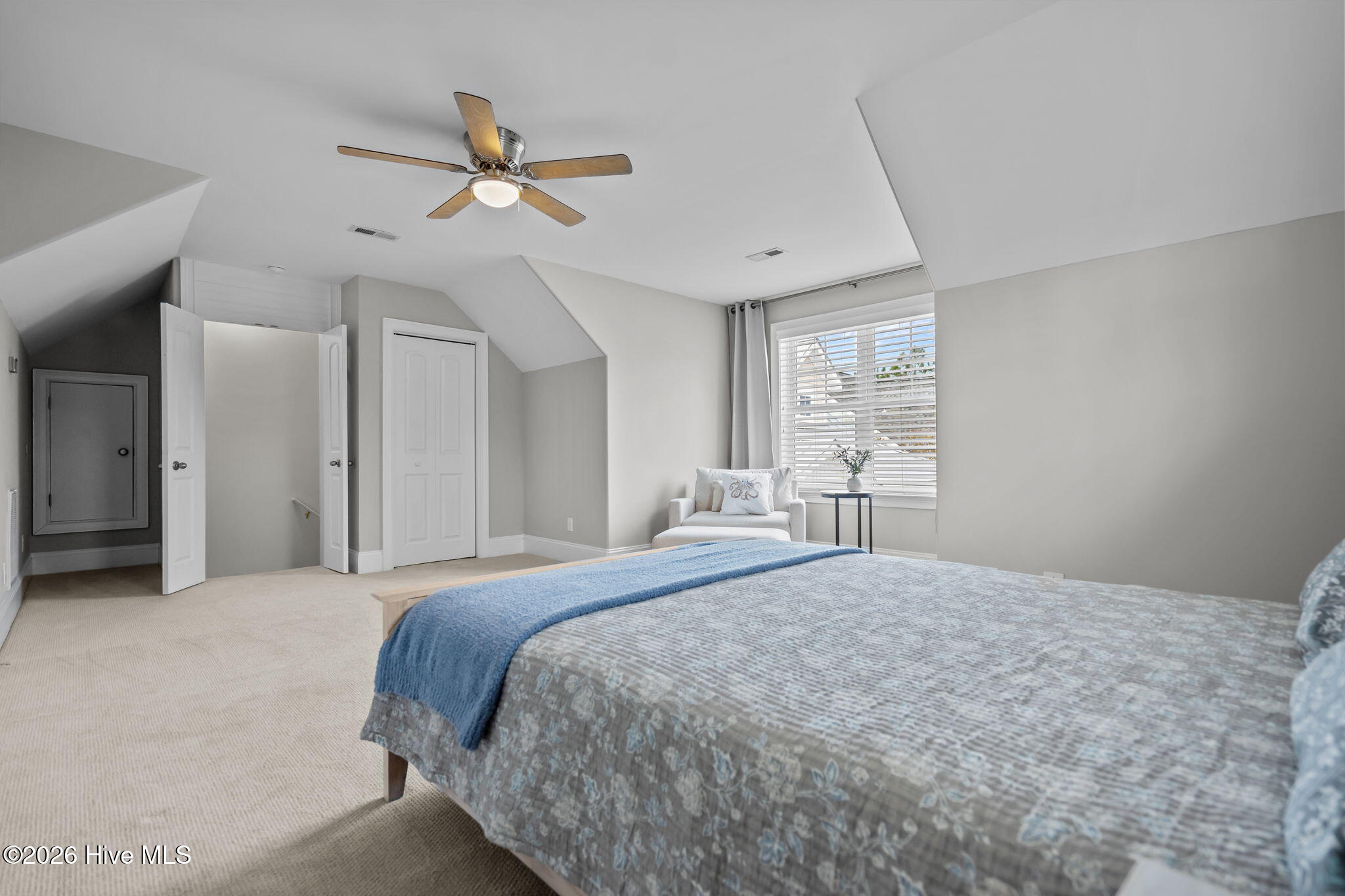 100564215 | Photo 39