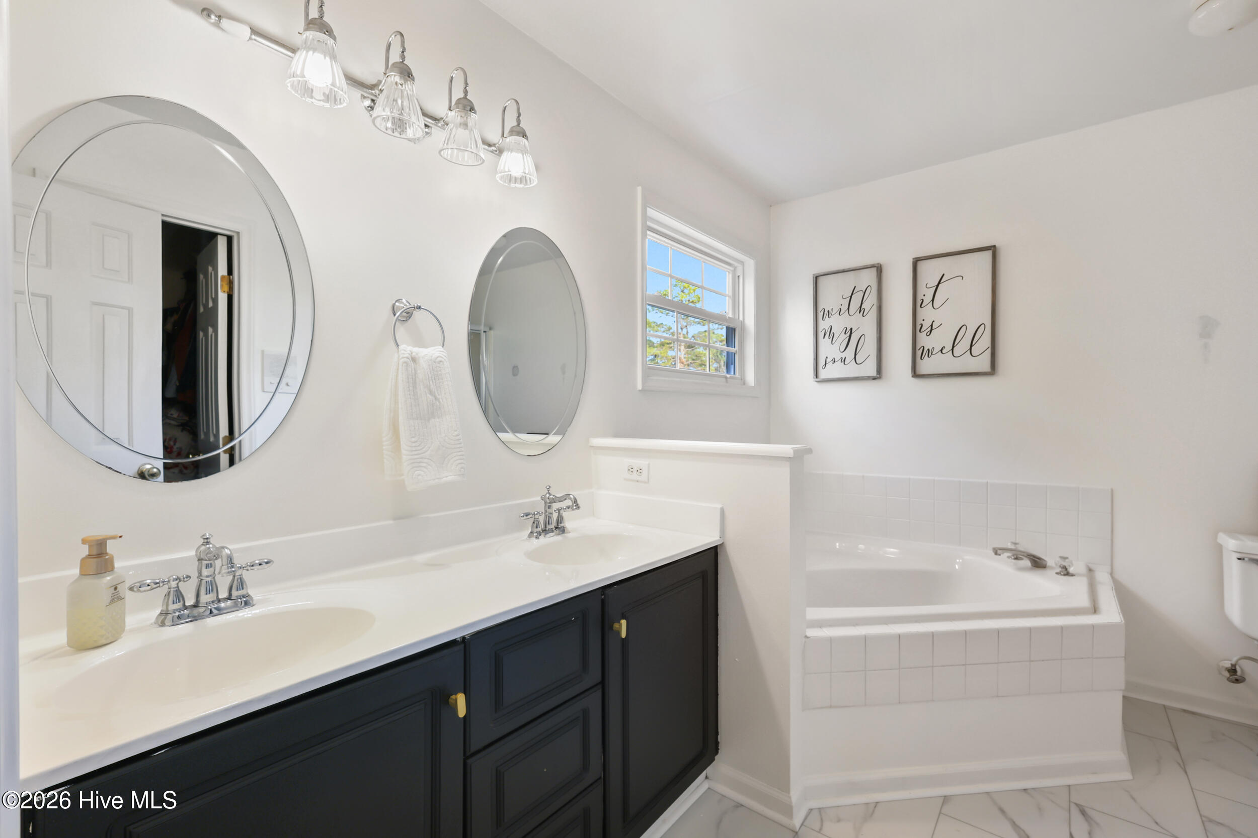 100554652 | Photo 18