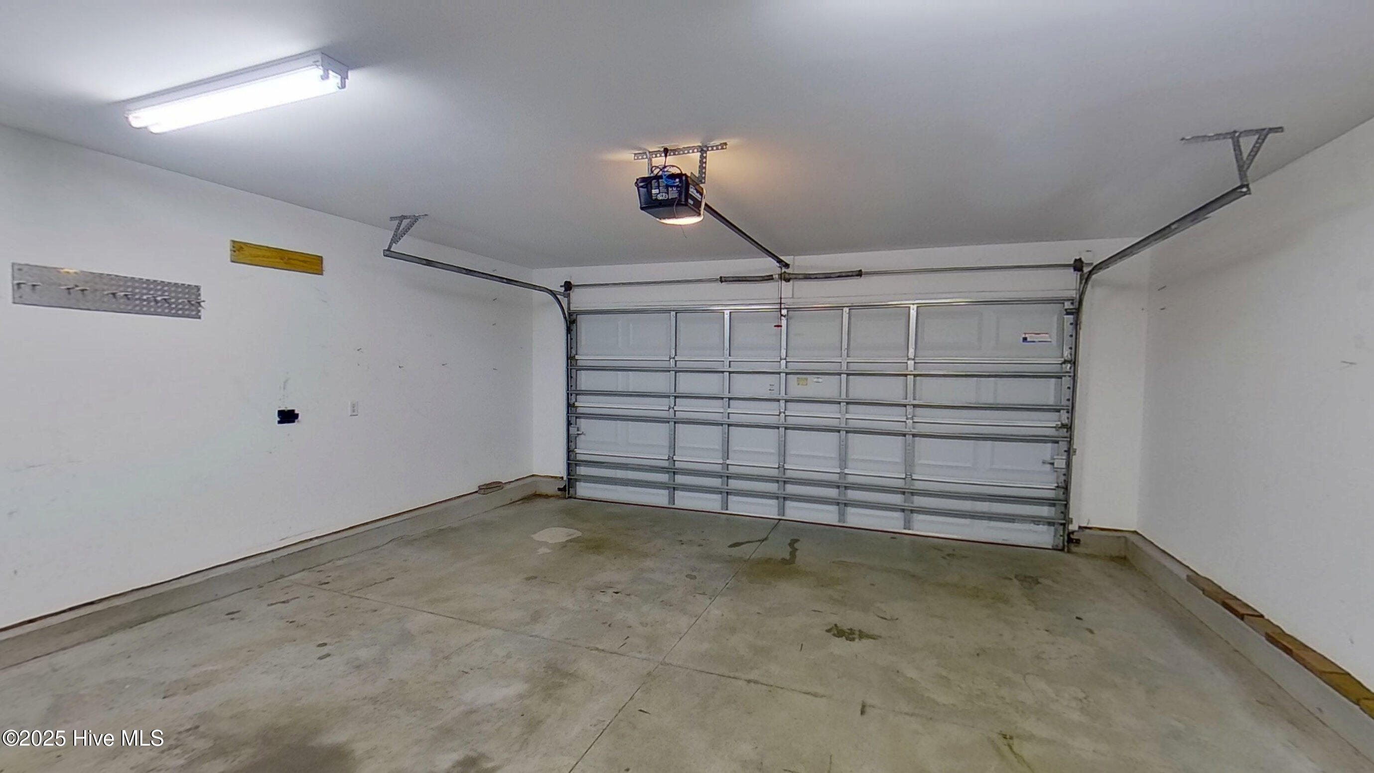 100543740 | Photo 25