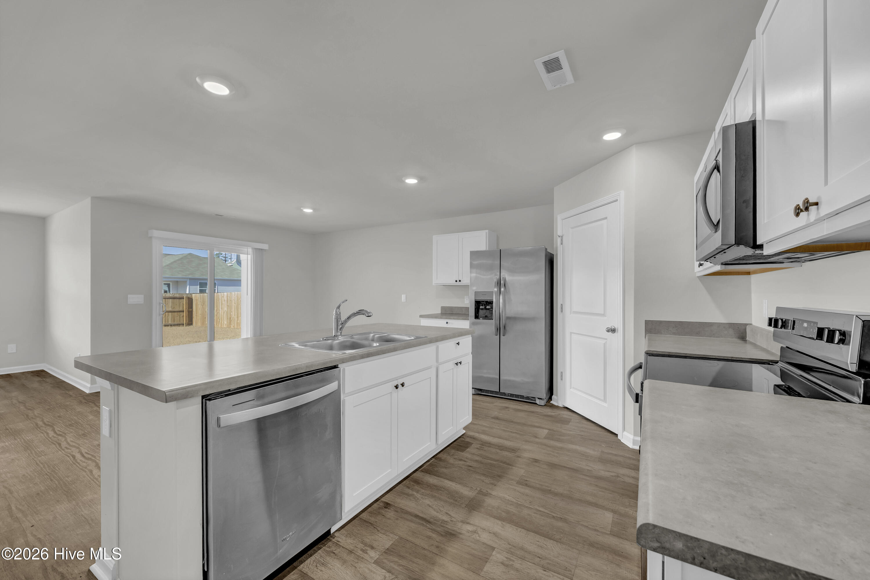 100547237 | Photo 11