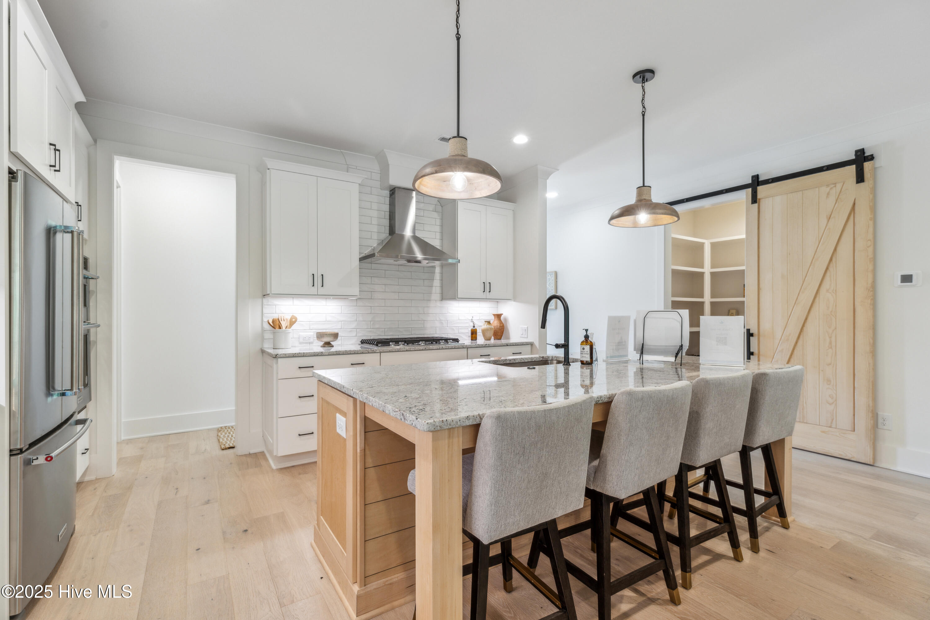 100523457 | Photo 10