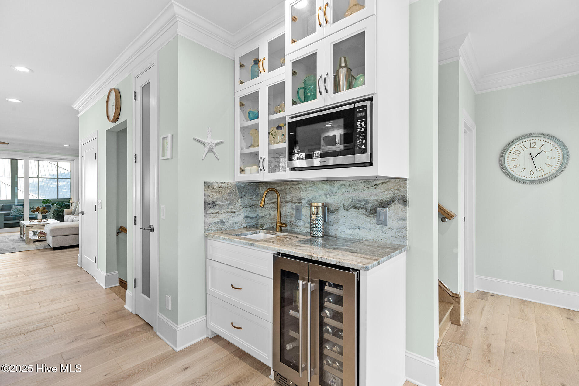 100540813 | Photo 19