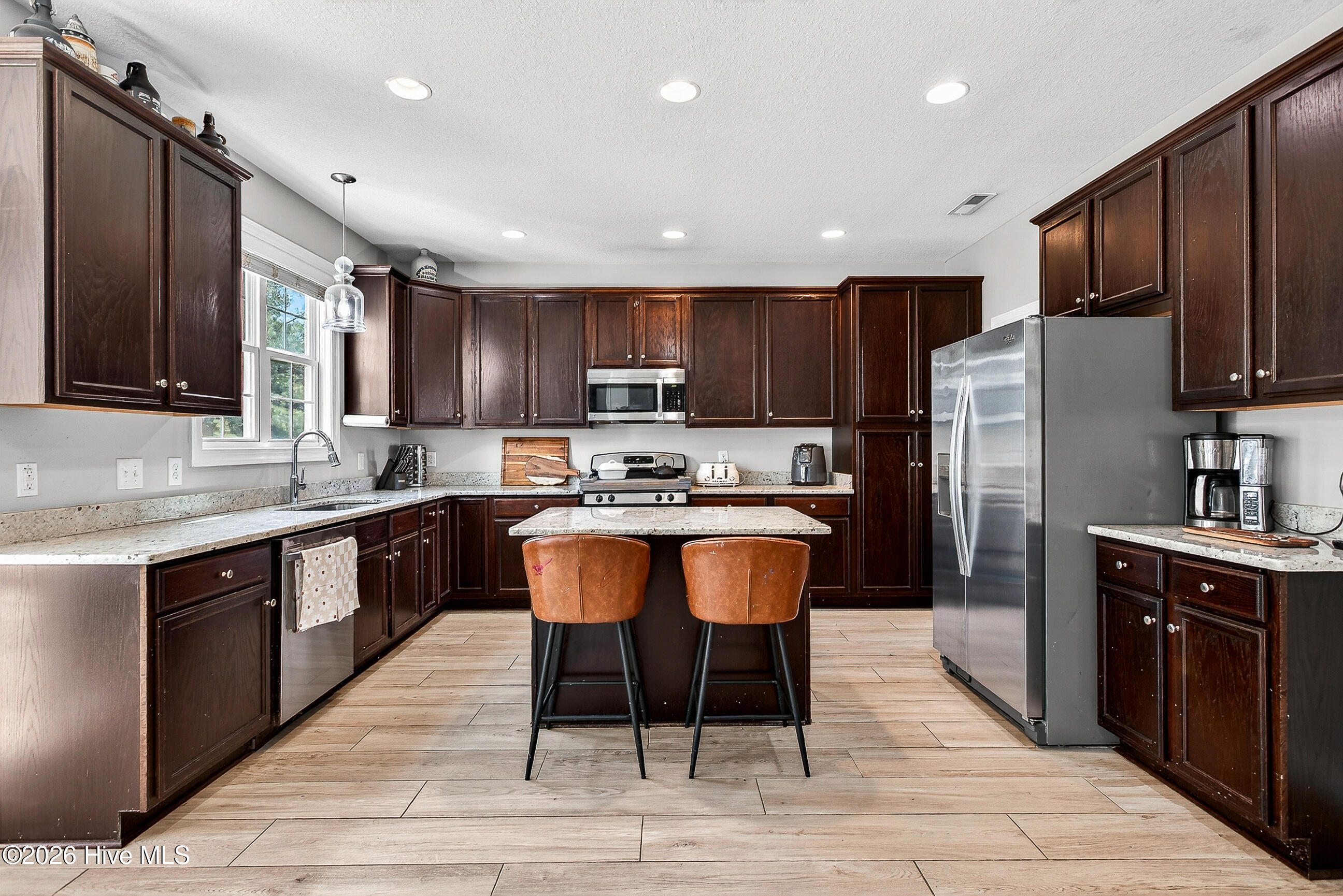 100568368 | Photo 15