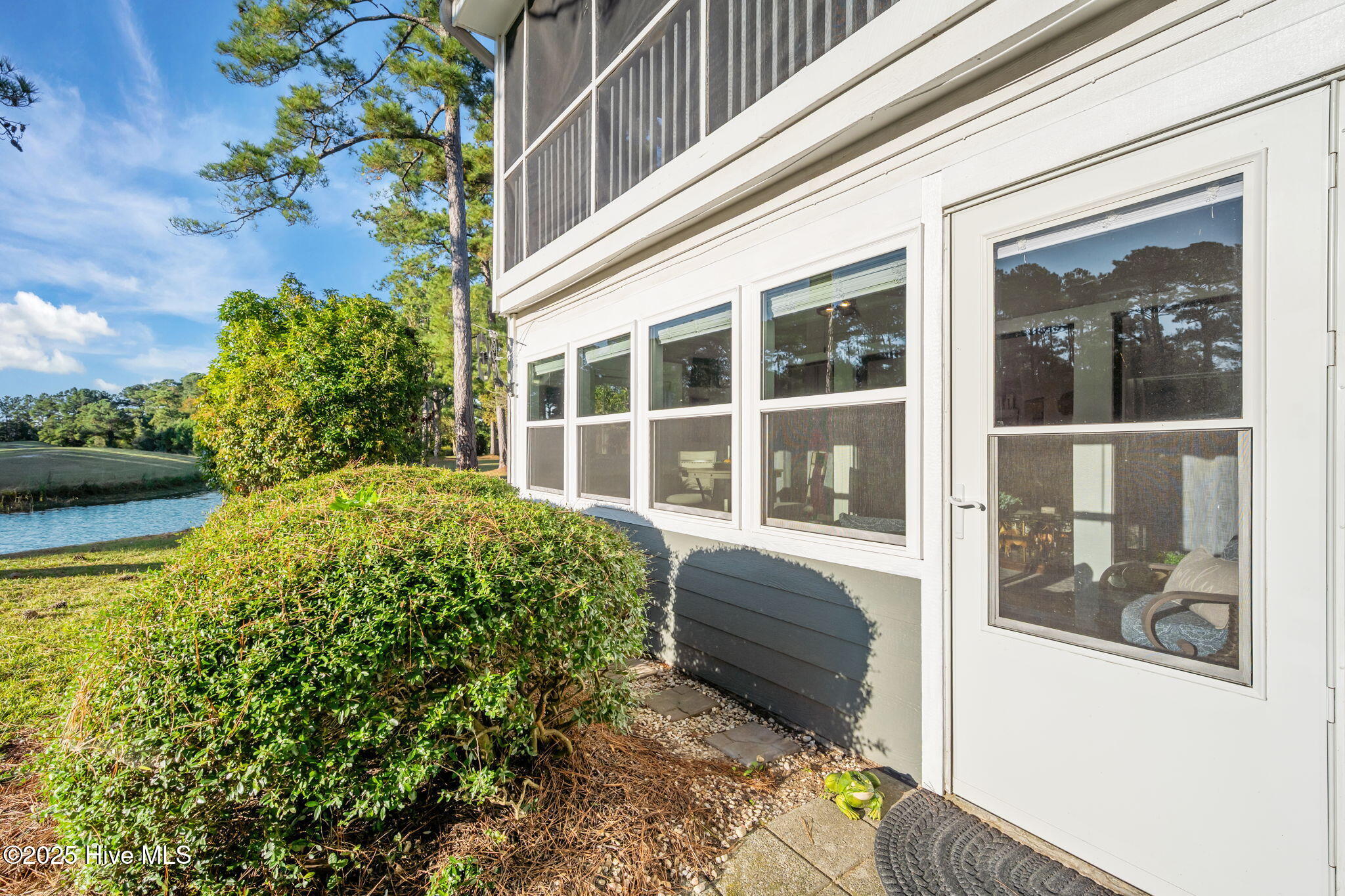 100537179 | Photo 39