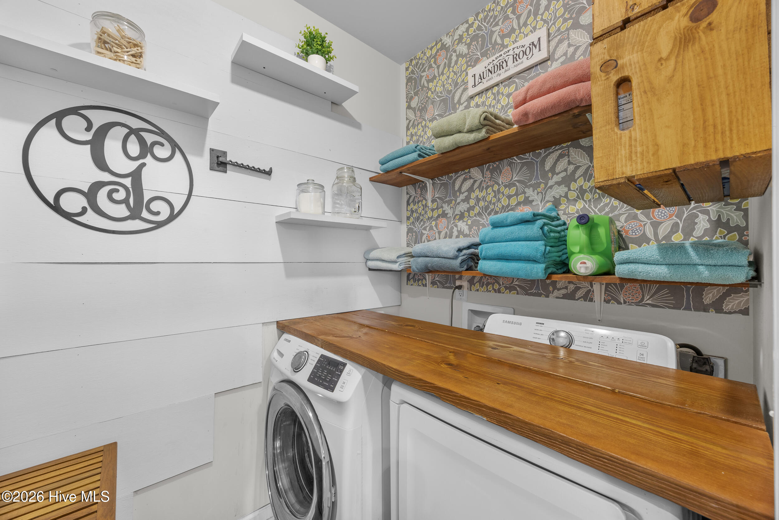 100570461 | Photo 17