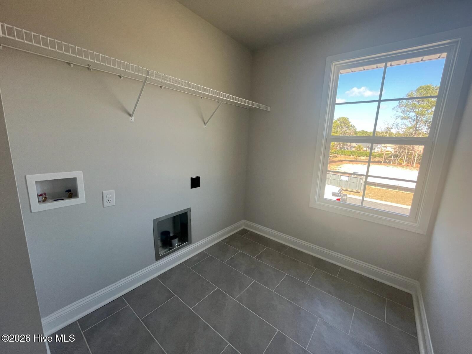 100558864 | Photo 39