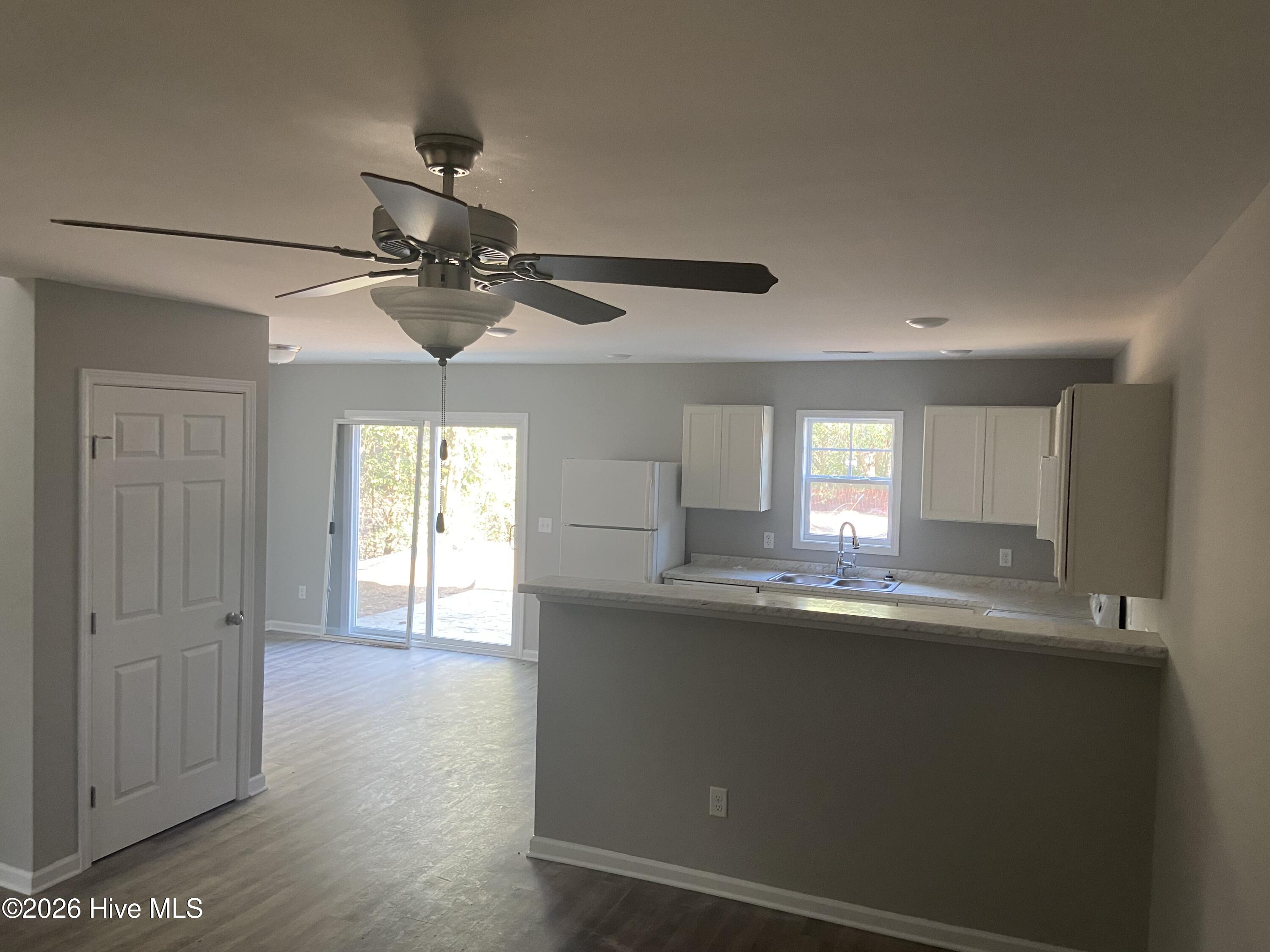 100561897 | Photo 10