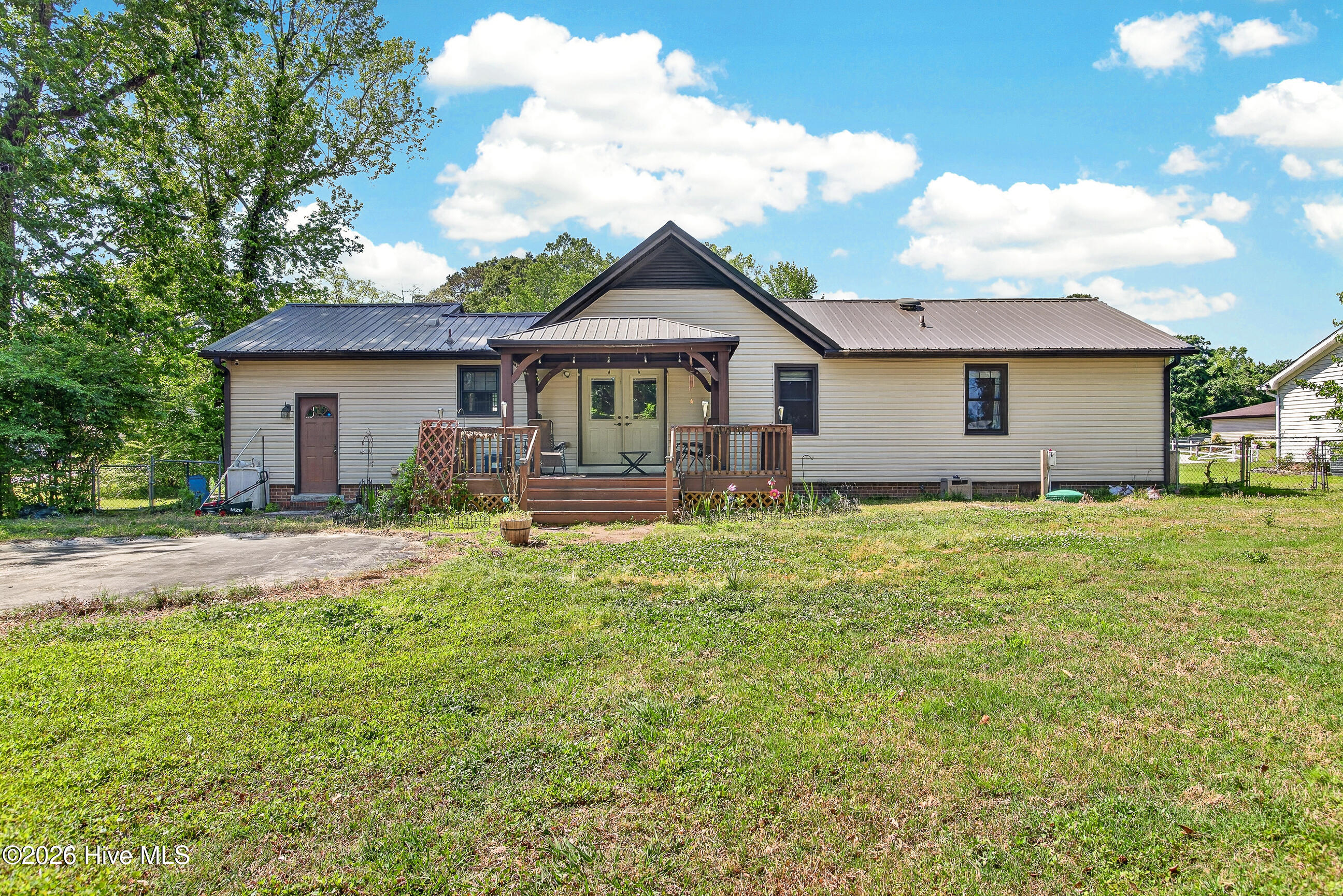 100570102 | Photo 22