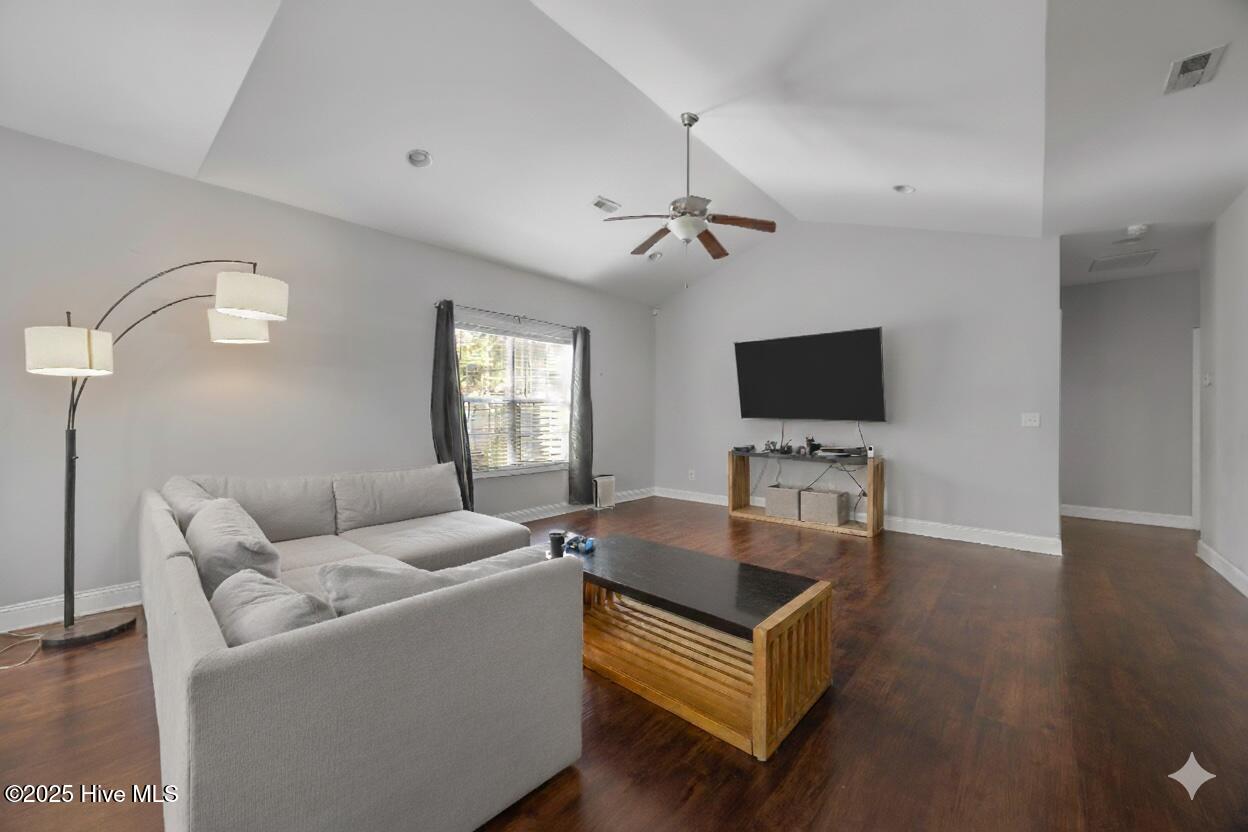 100541269 | Photo 16