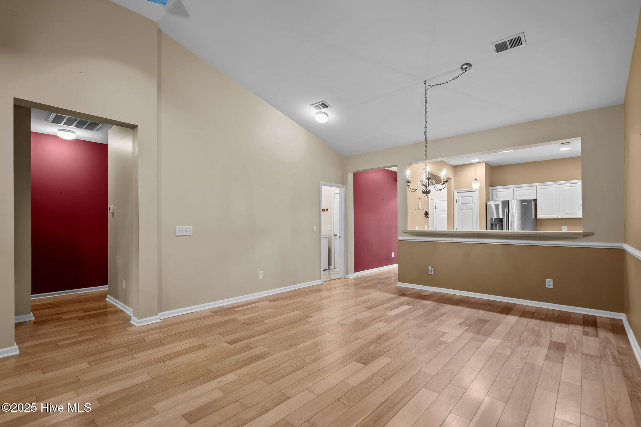 100538741 | Photo 19