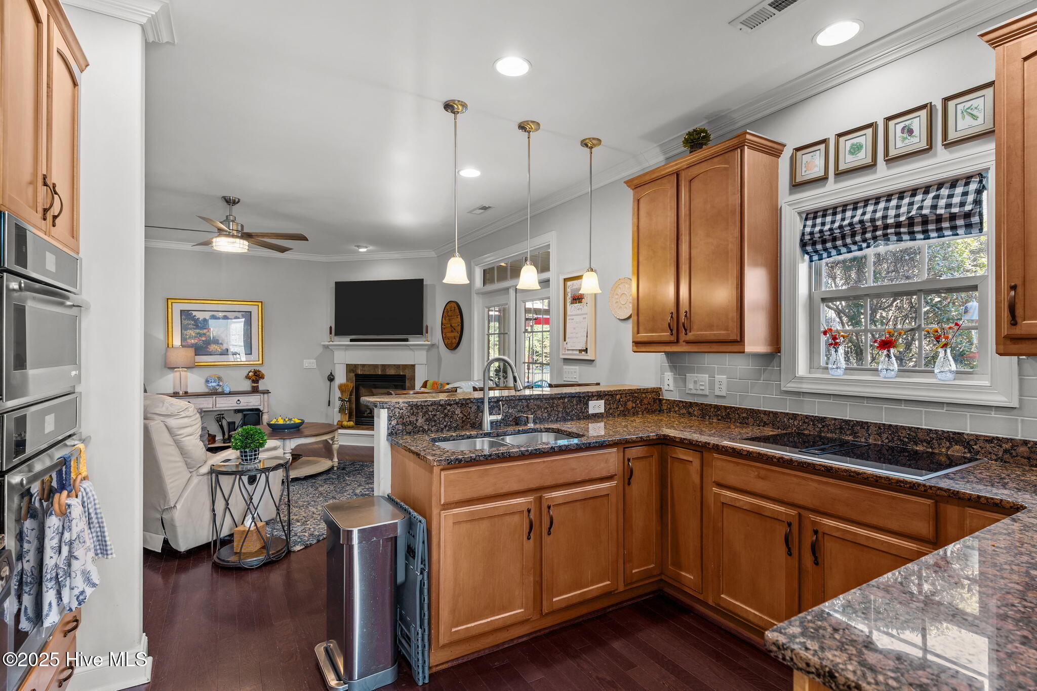 100538493 | Photo 10