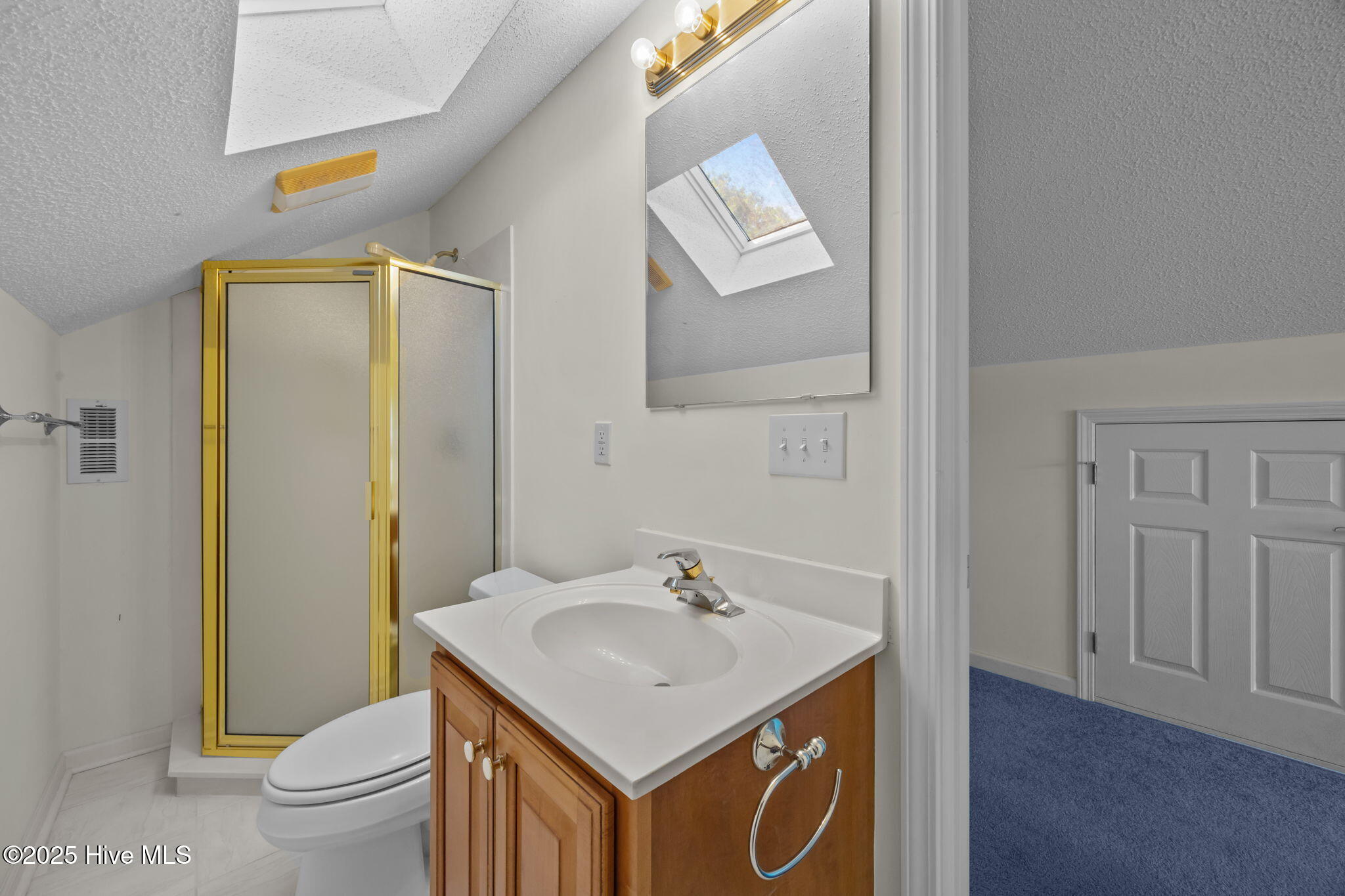 100539449 | Photo 32