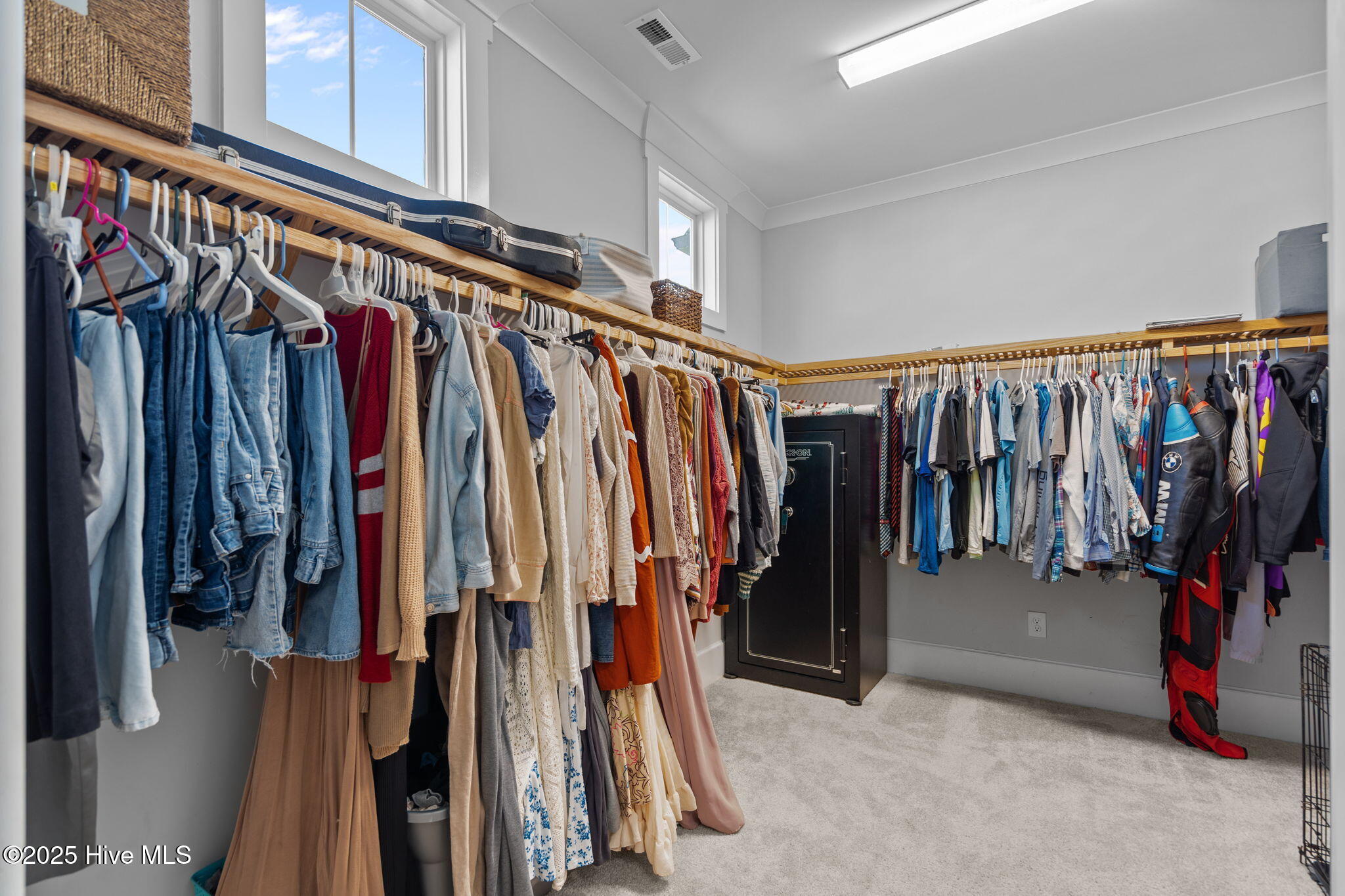 100536162 | Photo 33