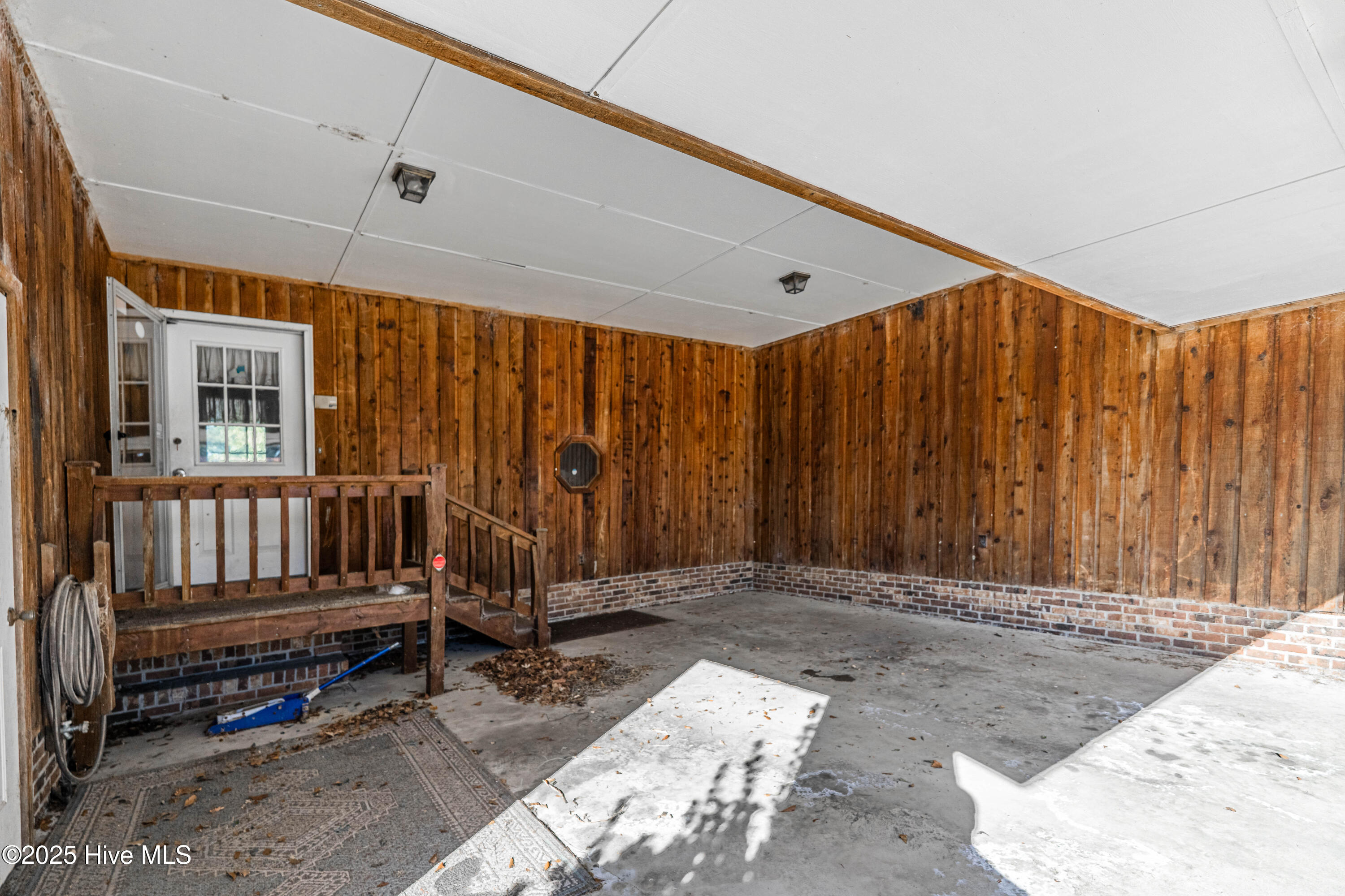 100536472 | Photo 65