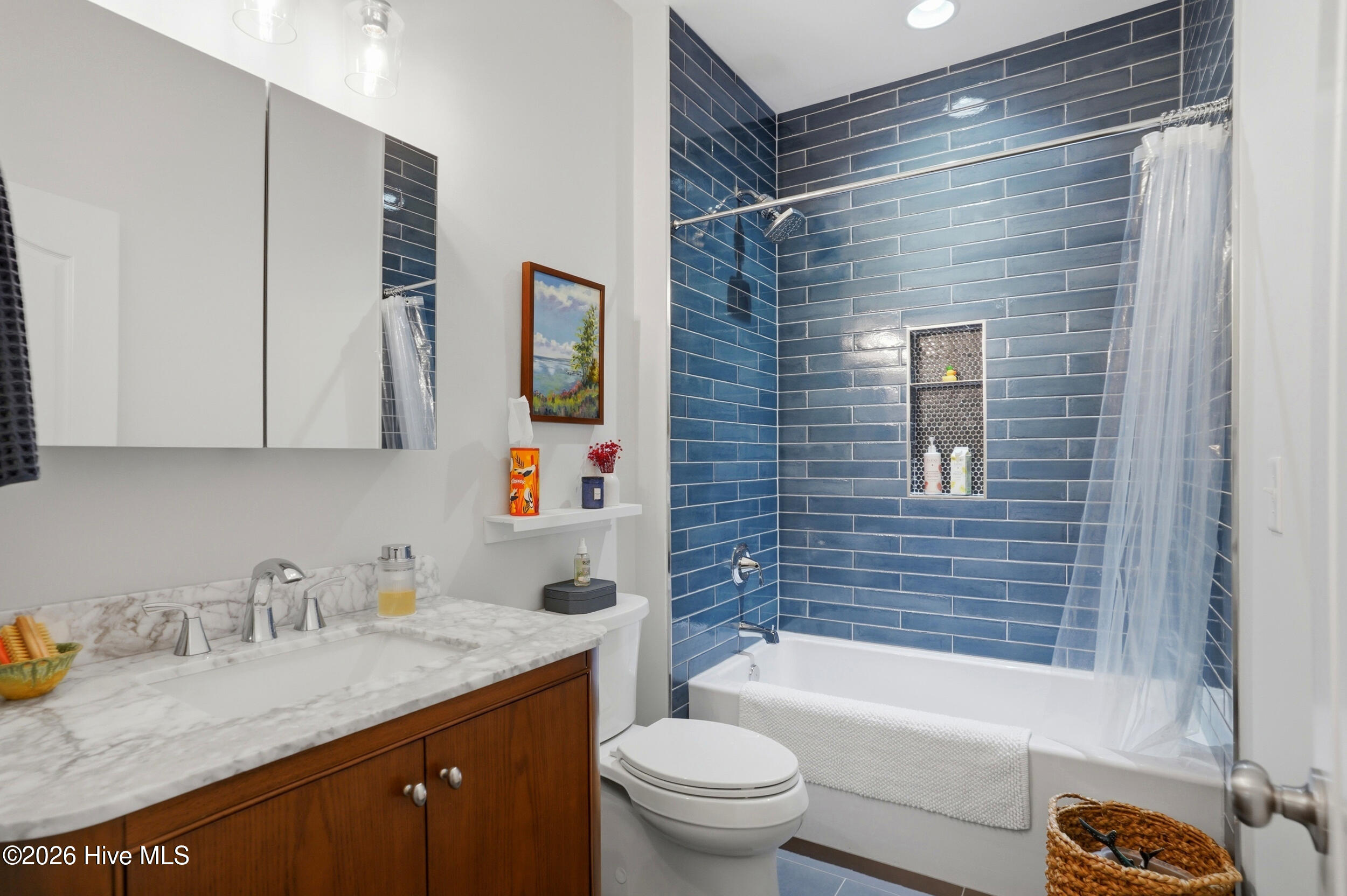 100560631 | Photo 24