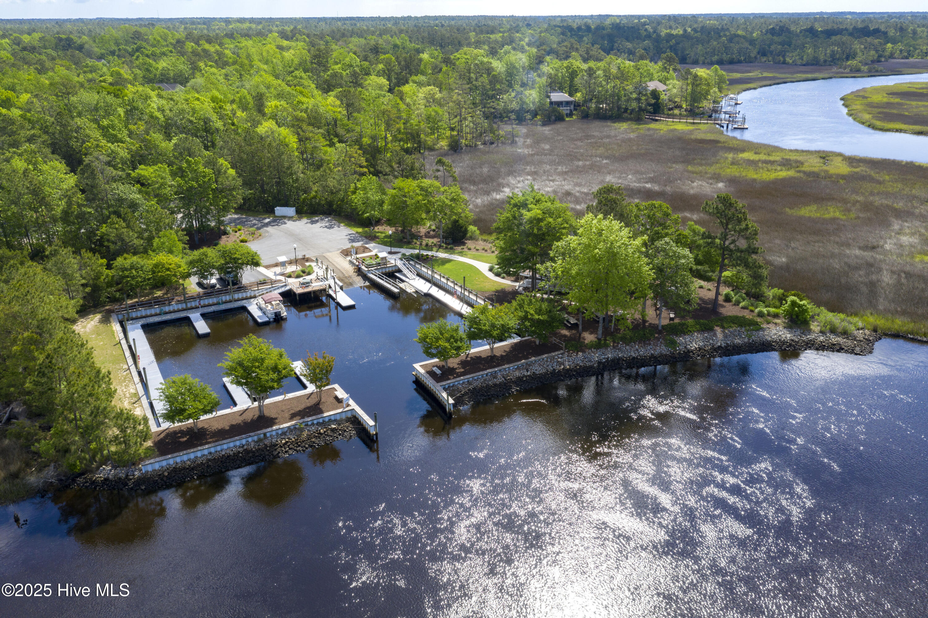 100530191 | Photo 47