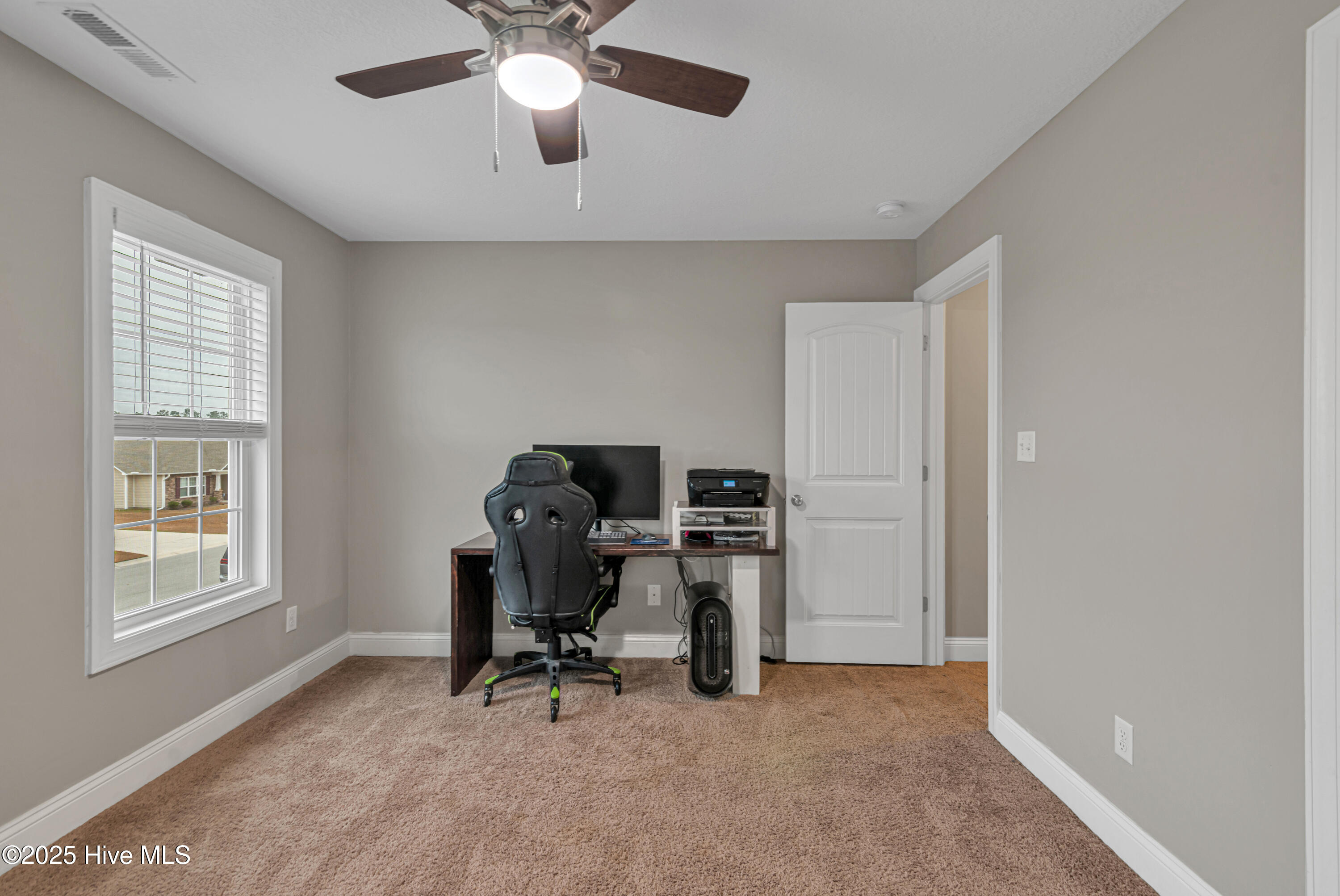 100545254 | Photo 38