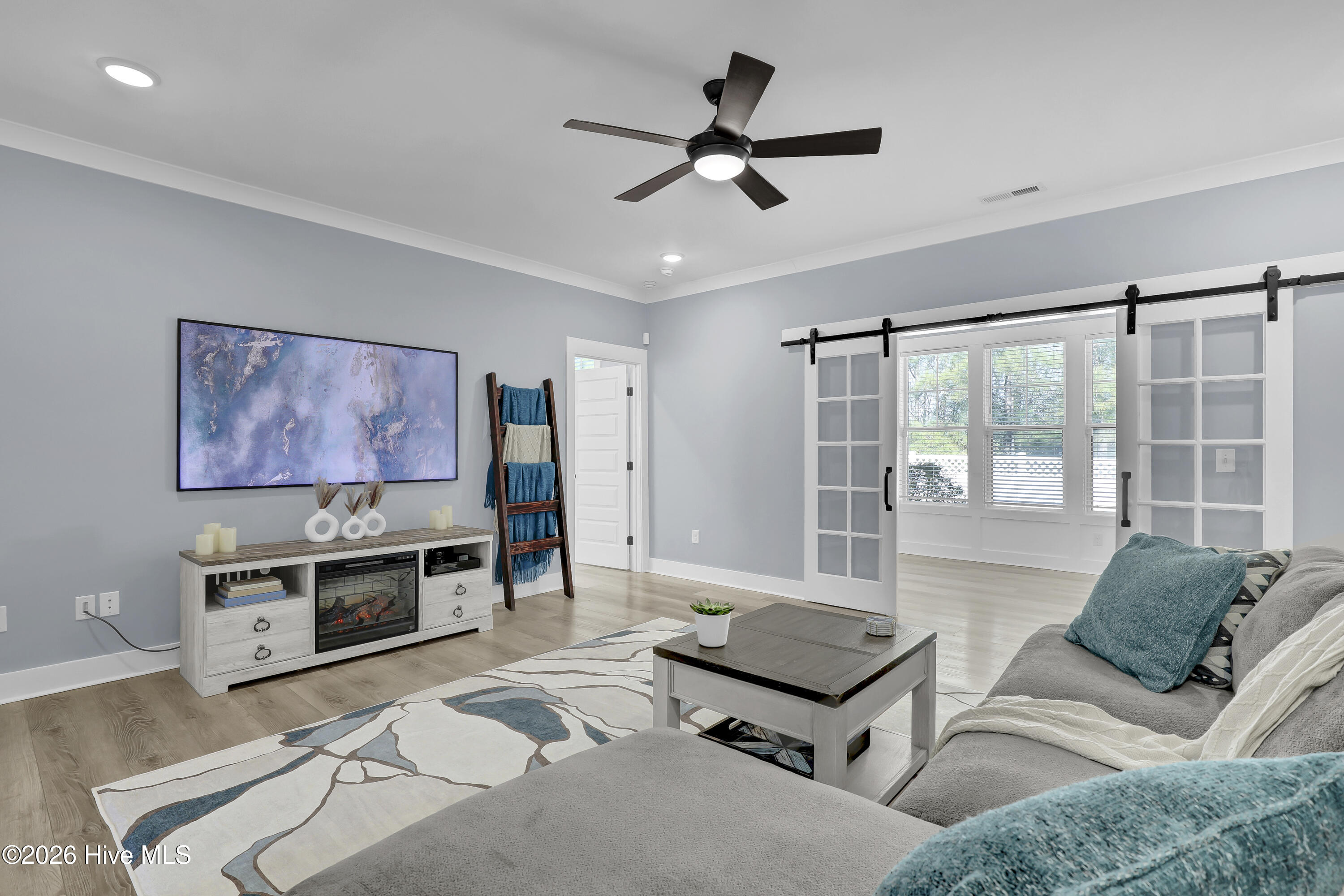 100556741 | Photo 13