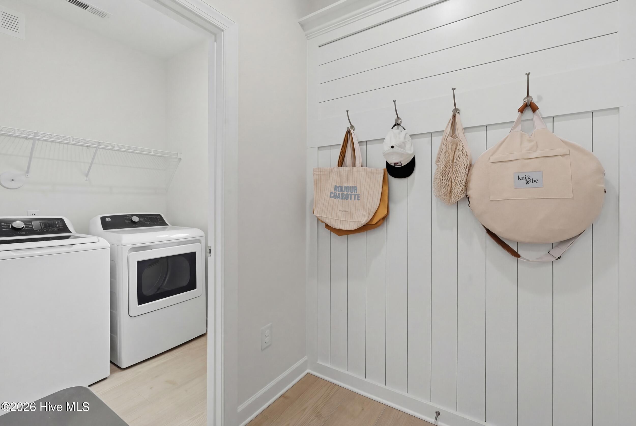 100559477 | Photo 15