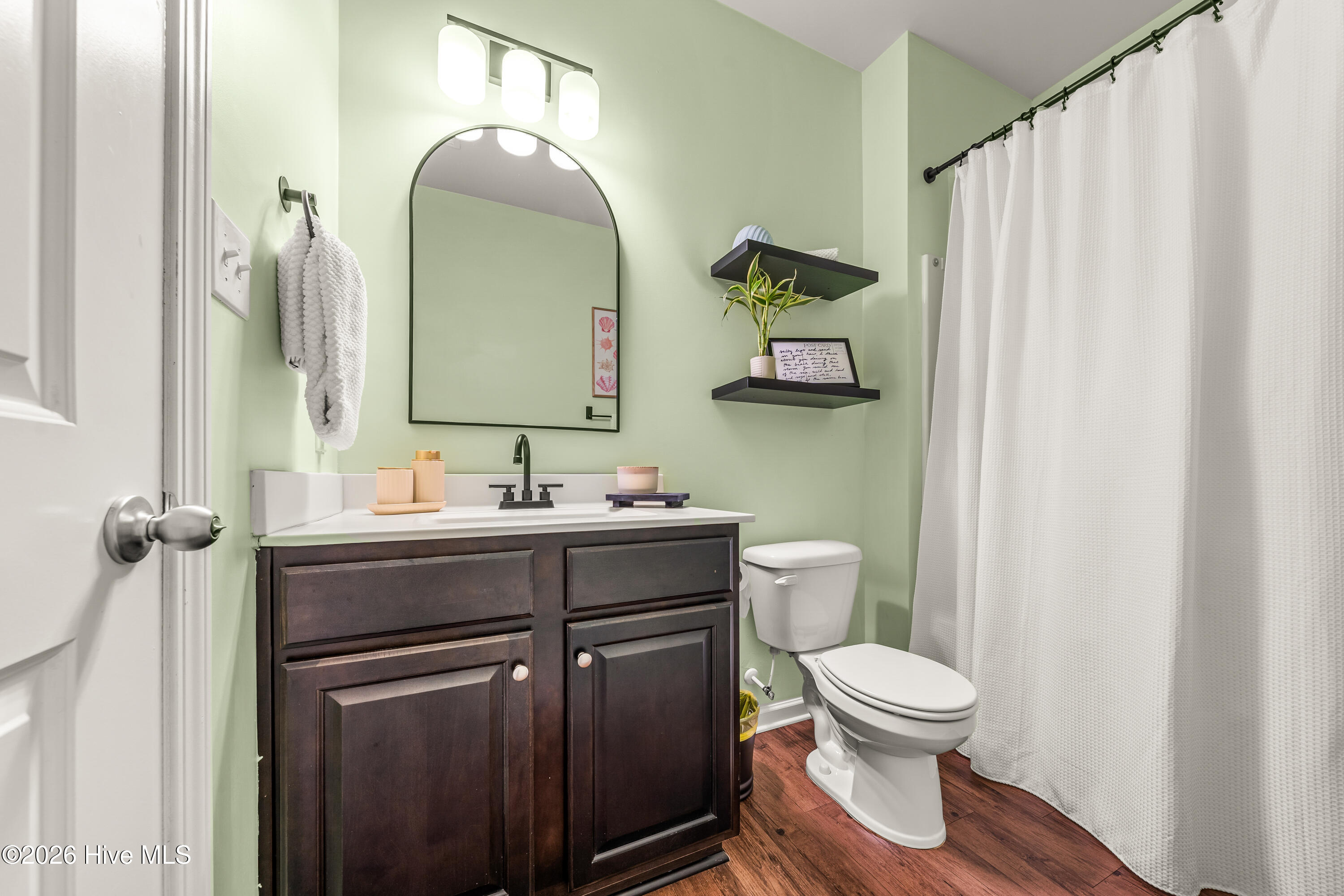 100552885 | Photo 24