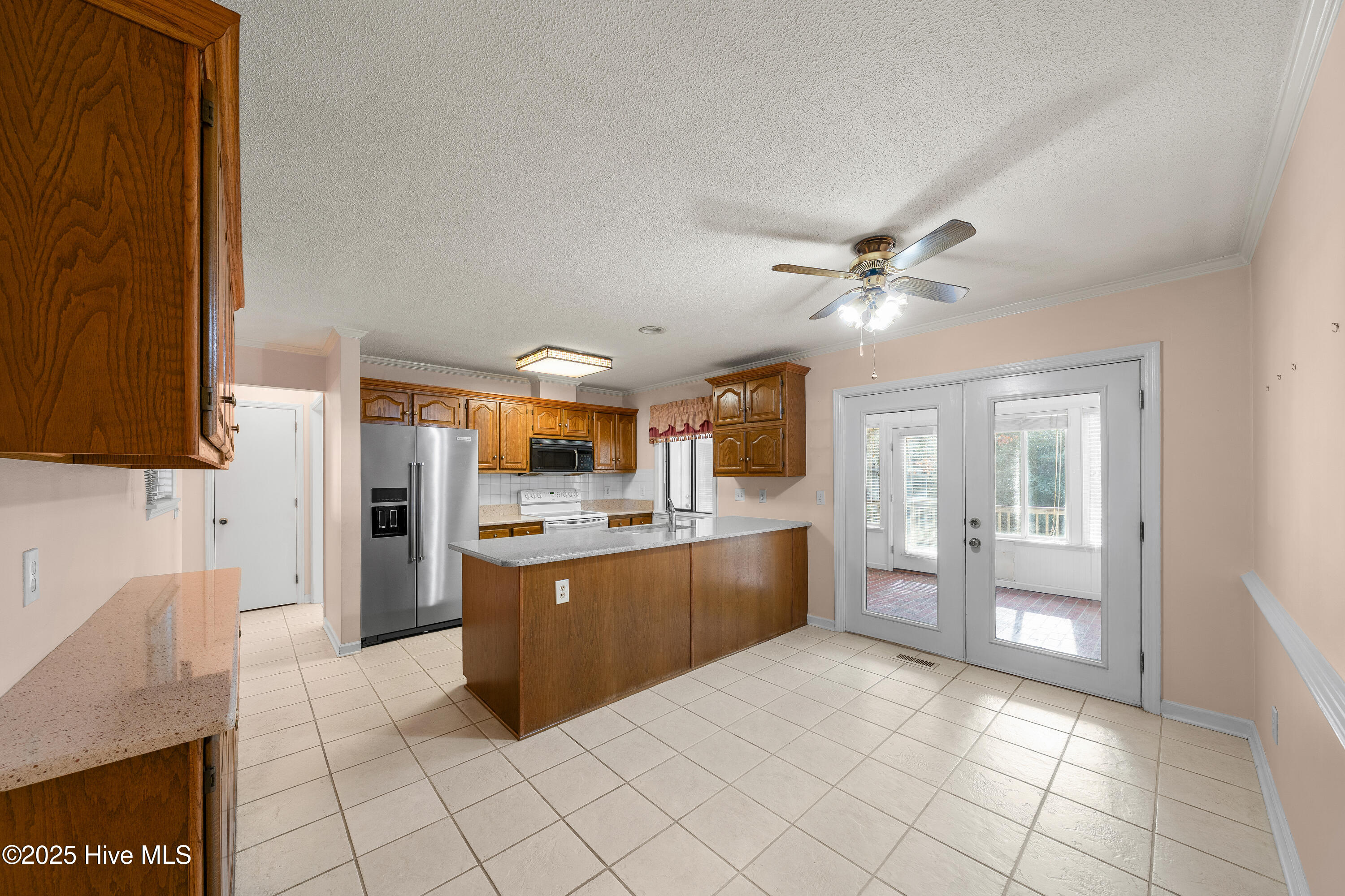 100542635 | Photo 29