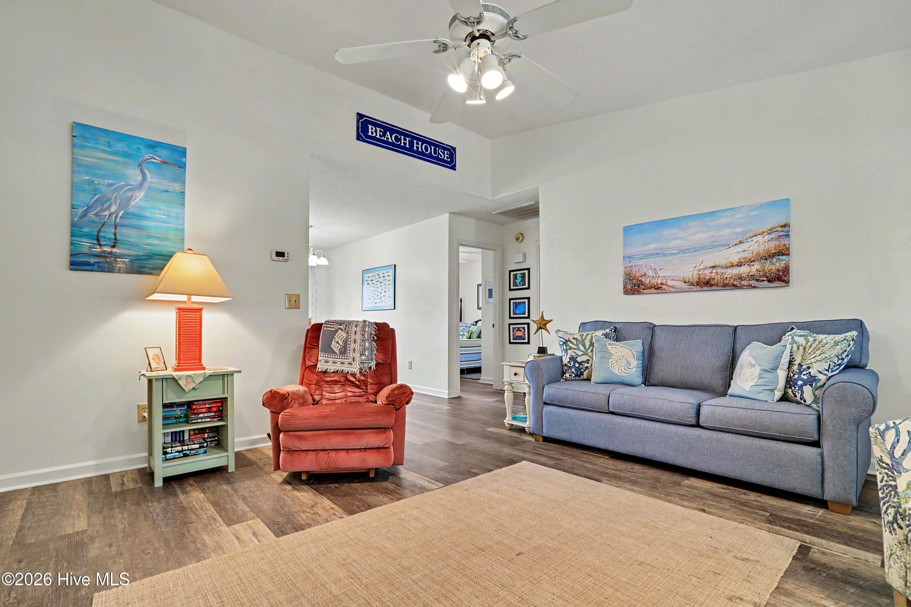 100563320 | Photo 12