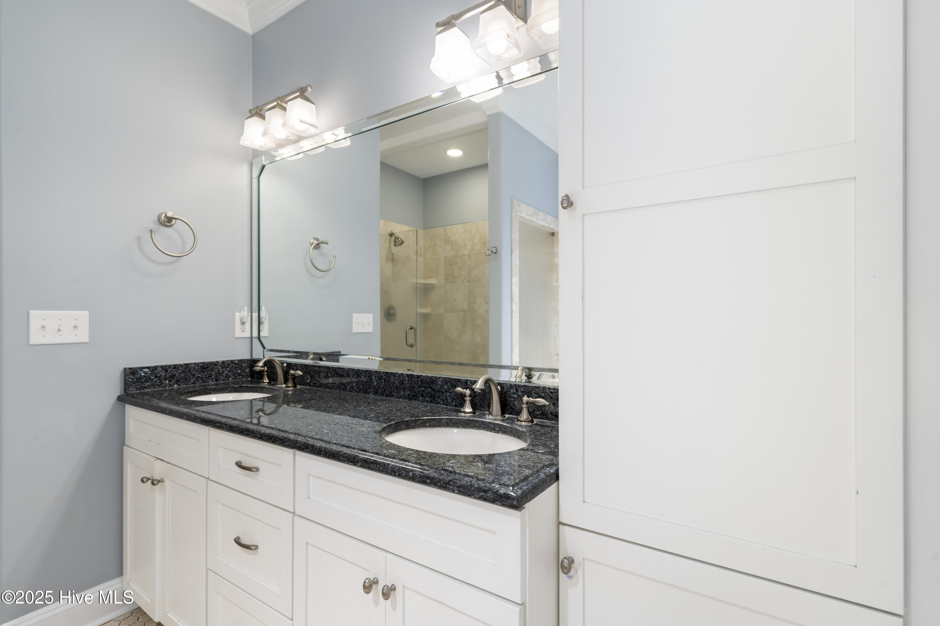 100530858 | Photo 39