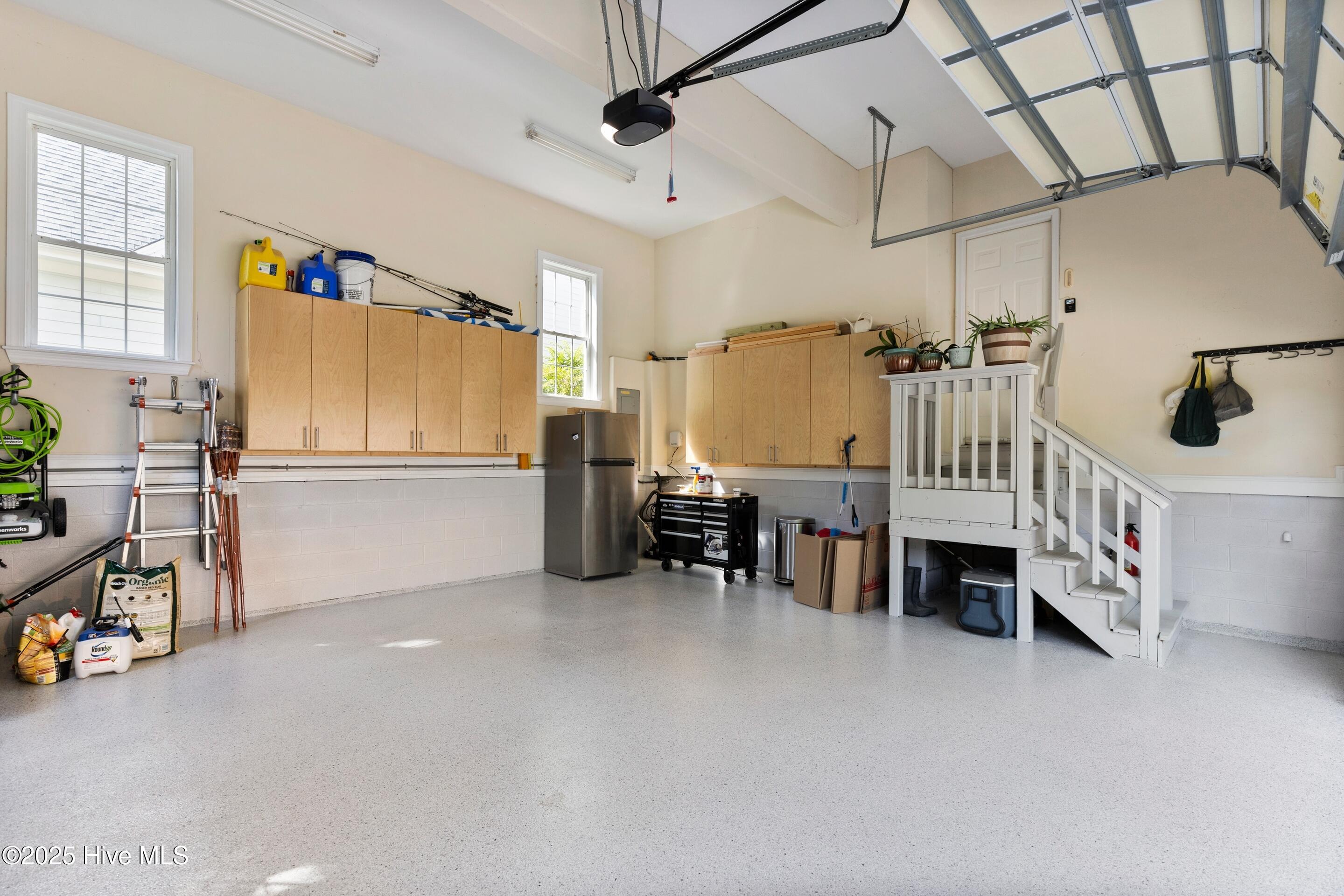 100536475 | Photo 56