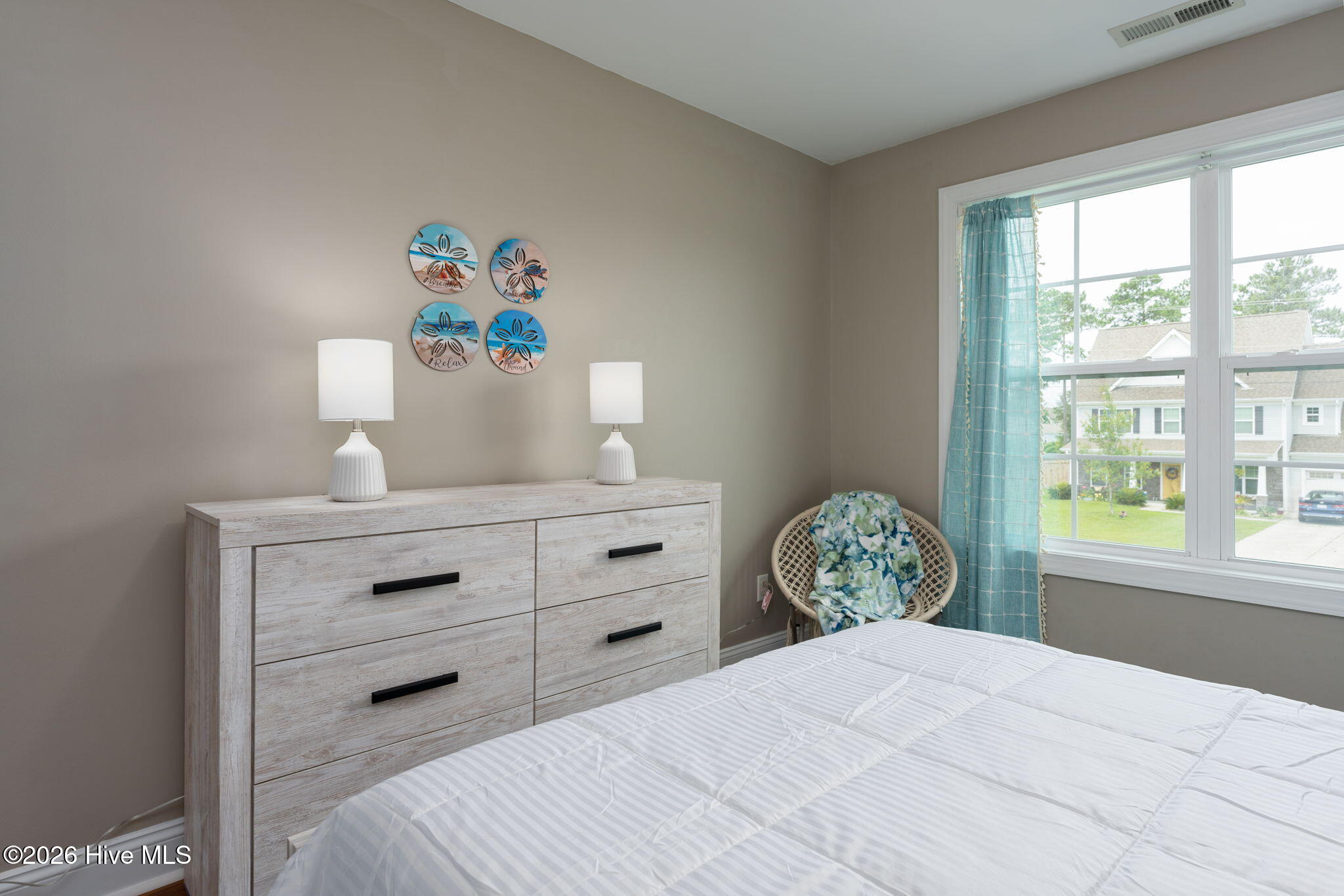 100550807 | Photo 32