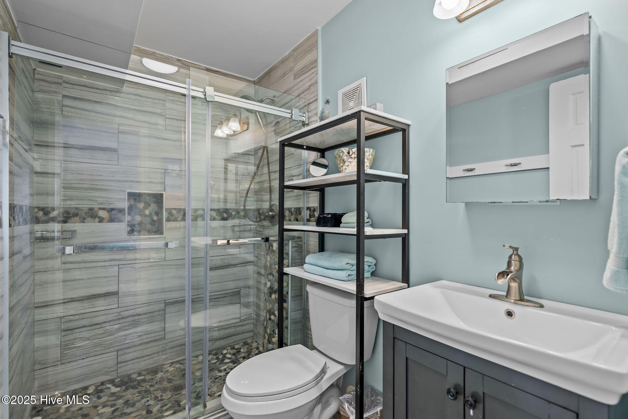 111 Florida Avenue UNIT Apt 3, Carolina Beach, NC, 28428