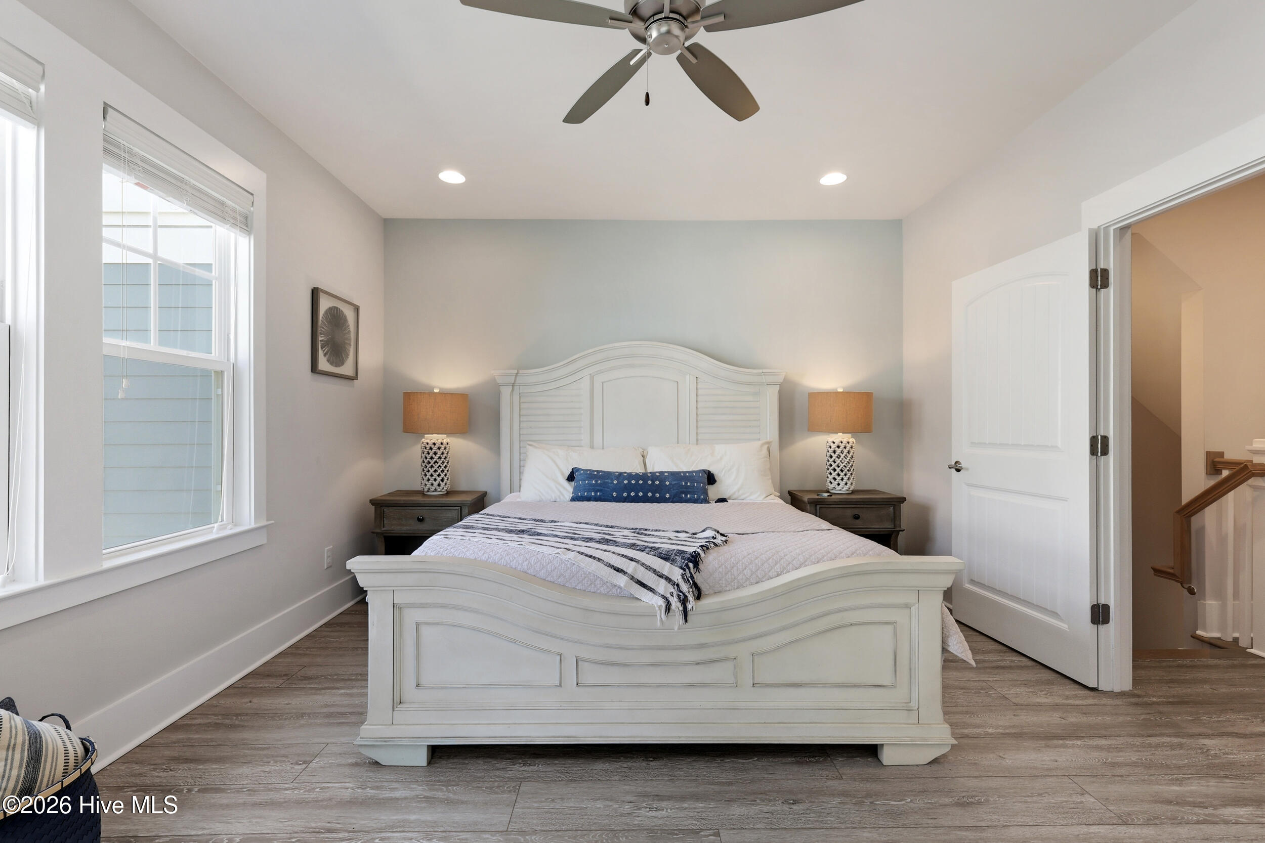 100563355 | Photo 19