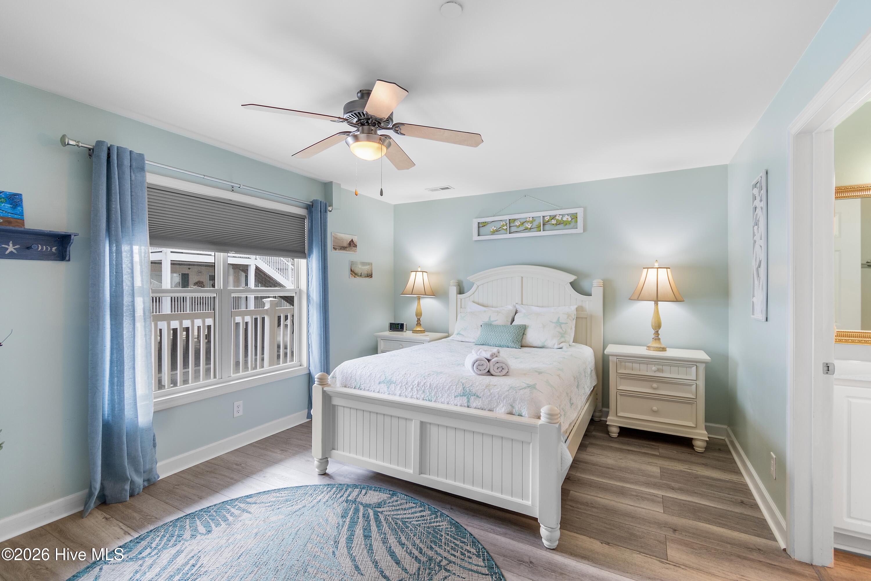 100564870 | Photo 17