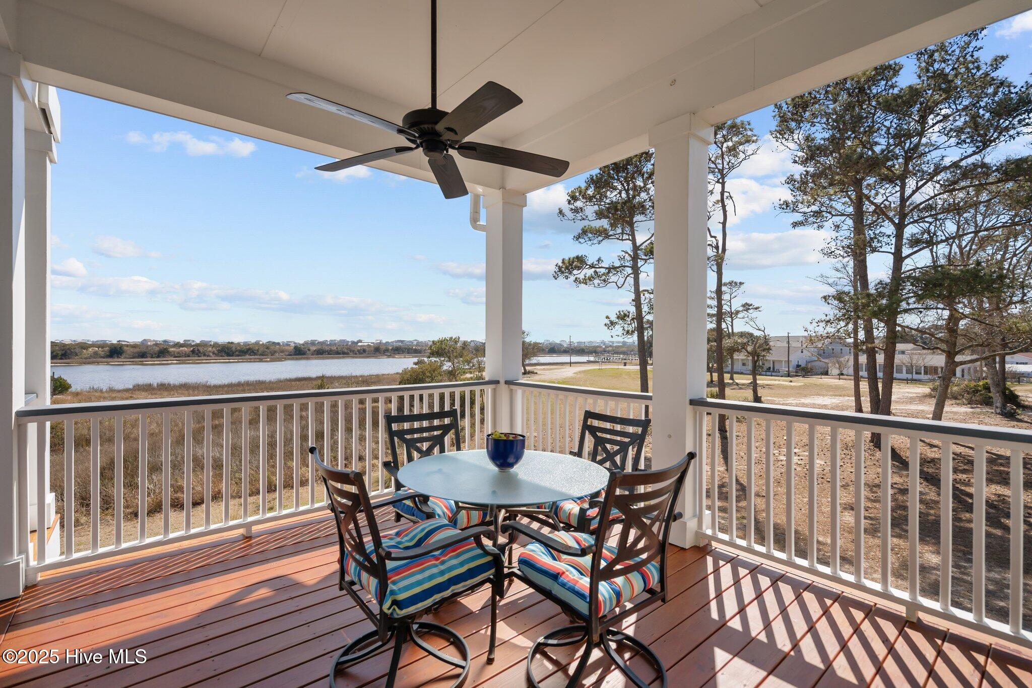 100532890 | Photo 35