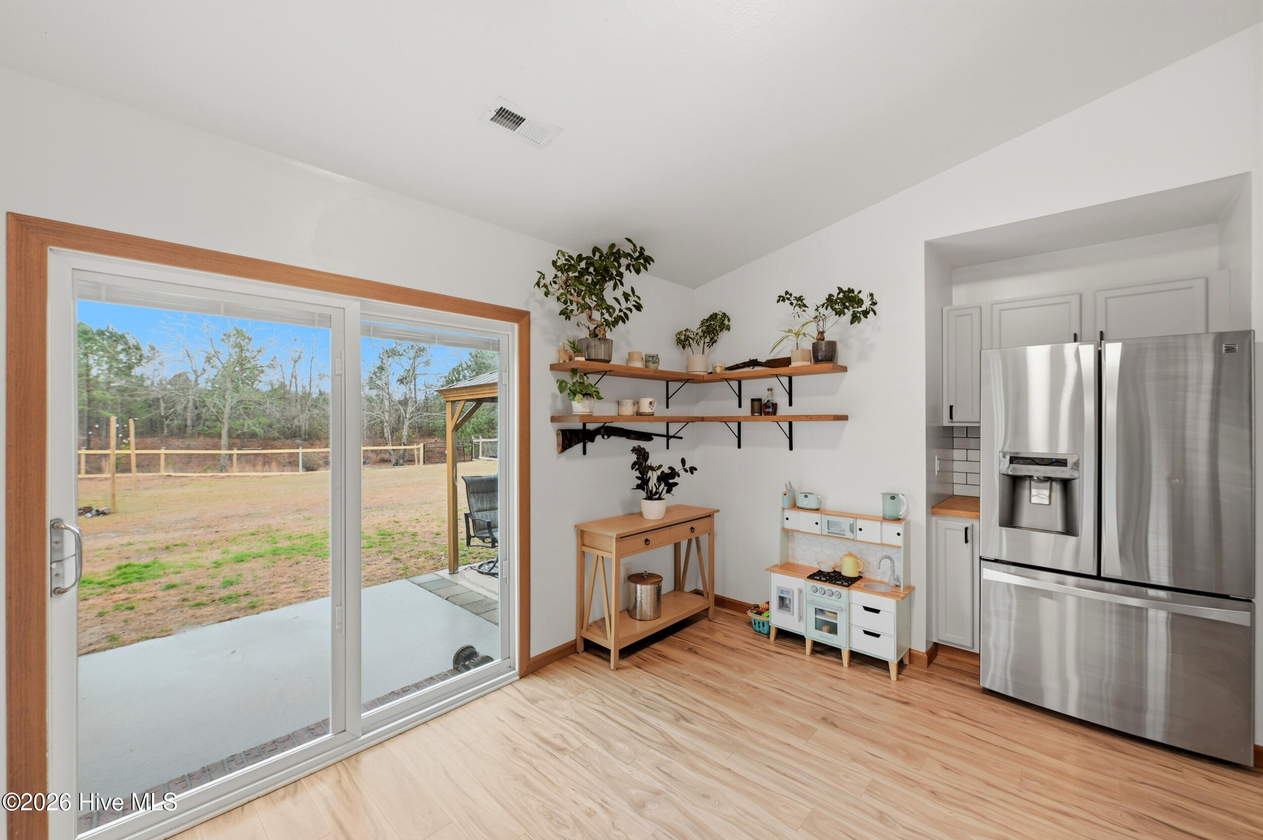 100557508 | Photo 14