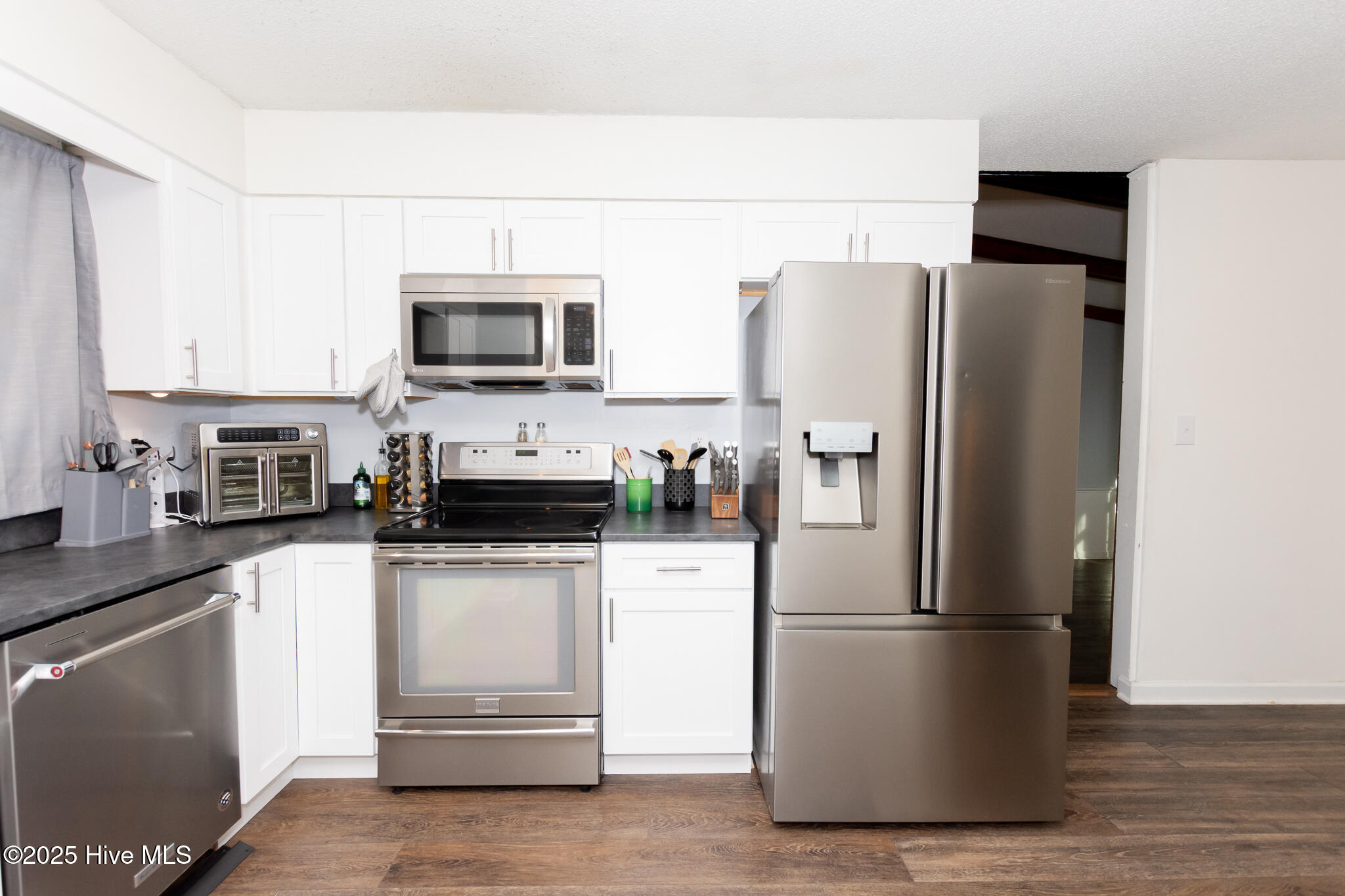 100546000 | Photo 18