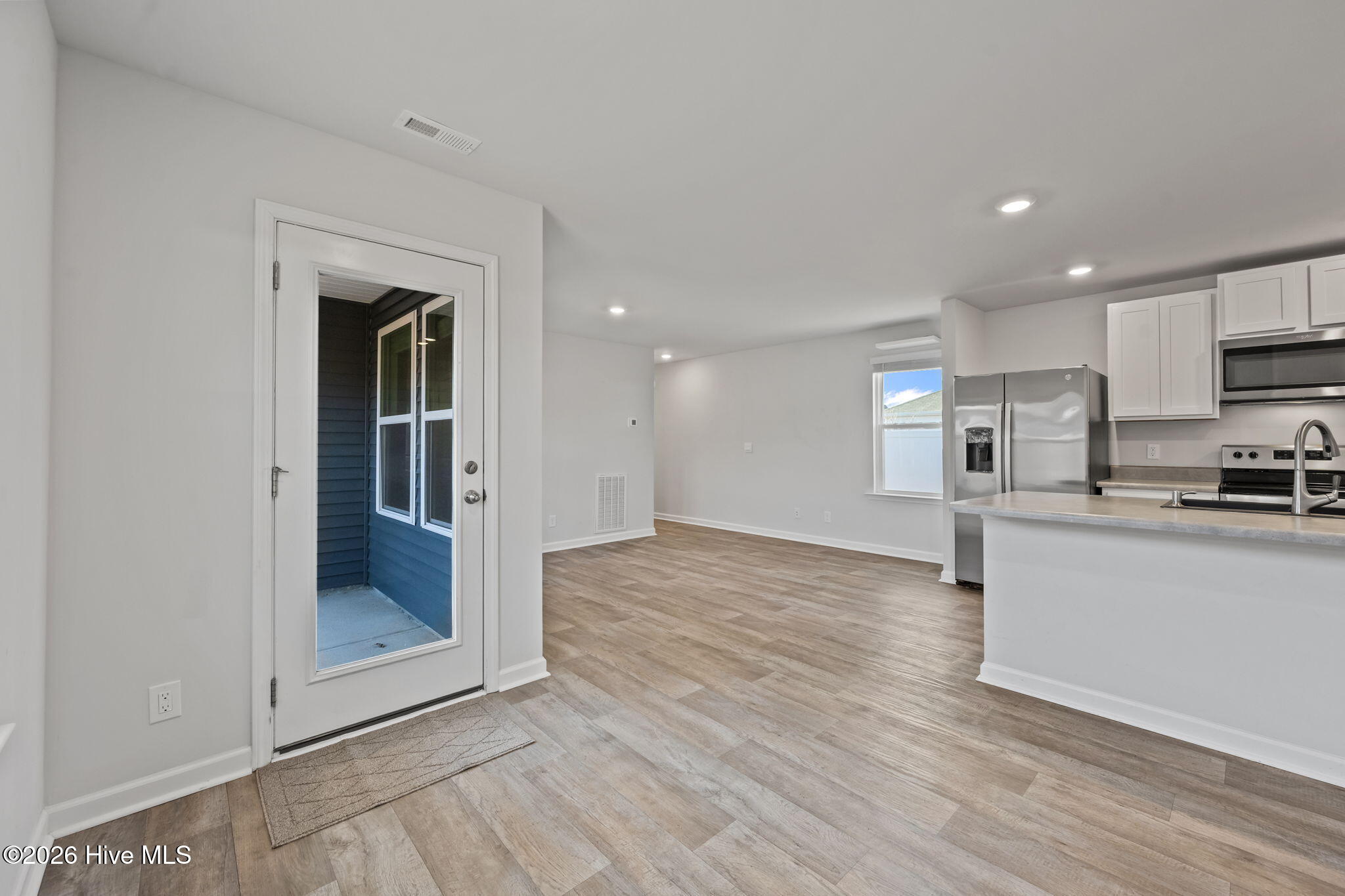 100547866 | Photo 18