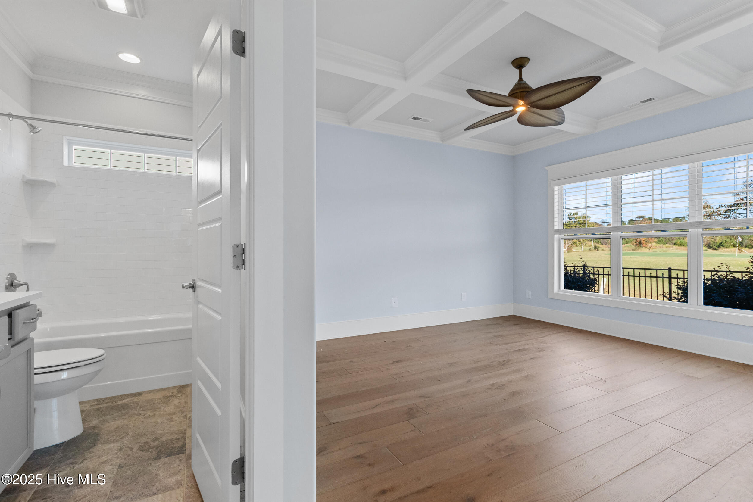 100541270 | Photo 62