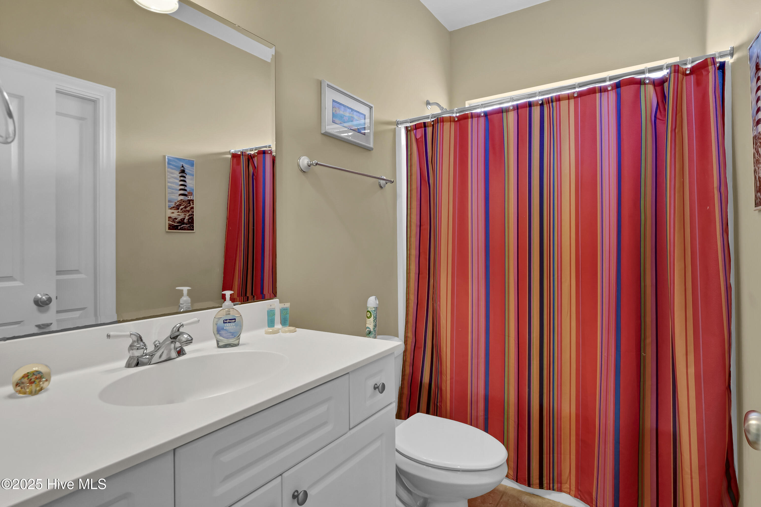 100526257 | Photo 19