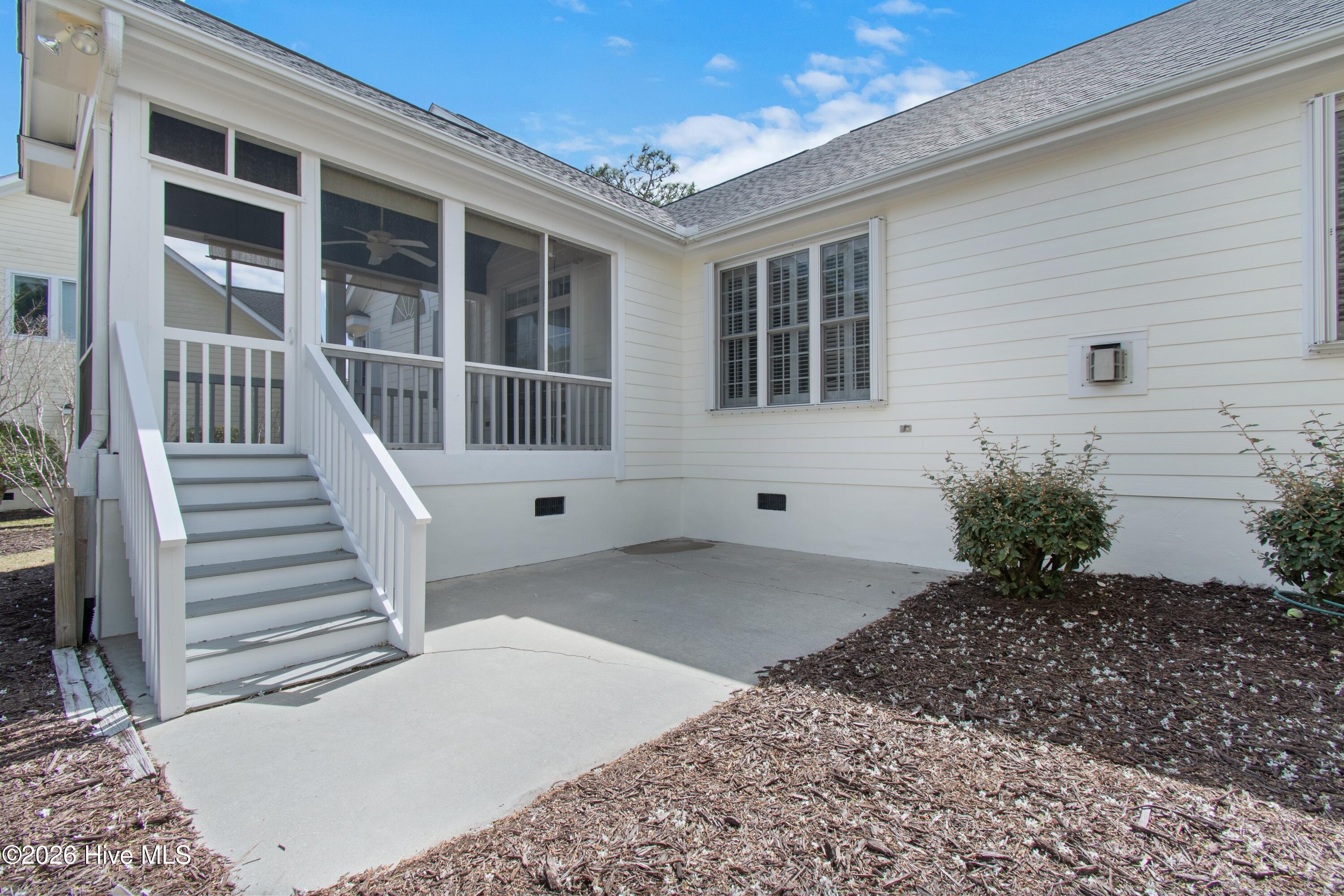 100561383 | Photo 39