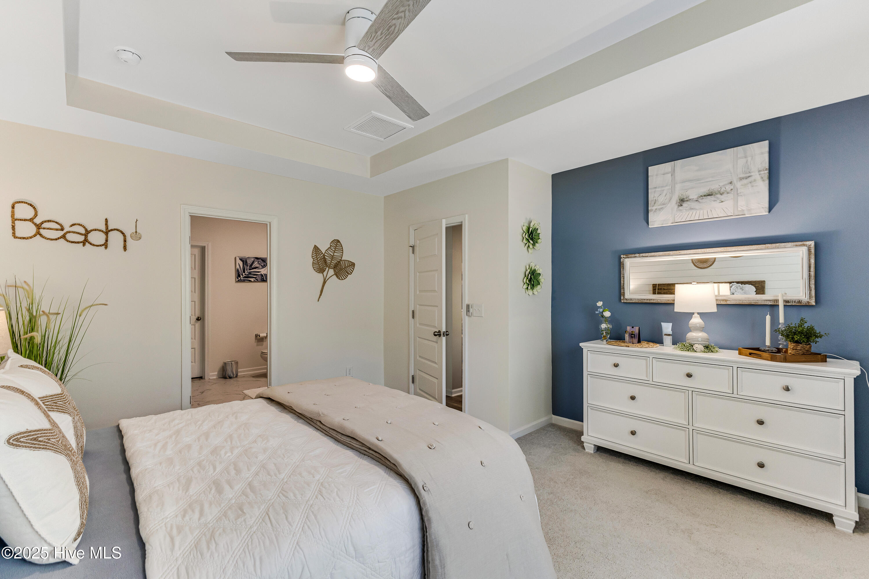 100542880 | Photo 25