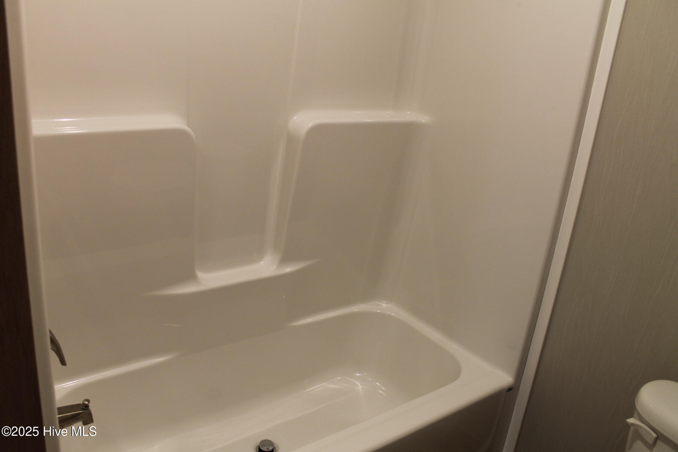 100528403 | Photo 51