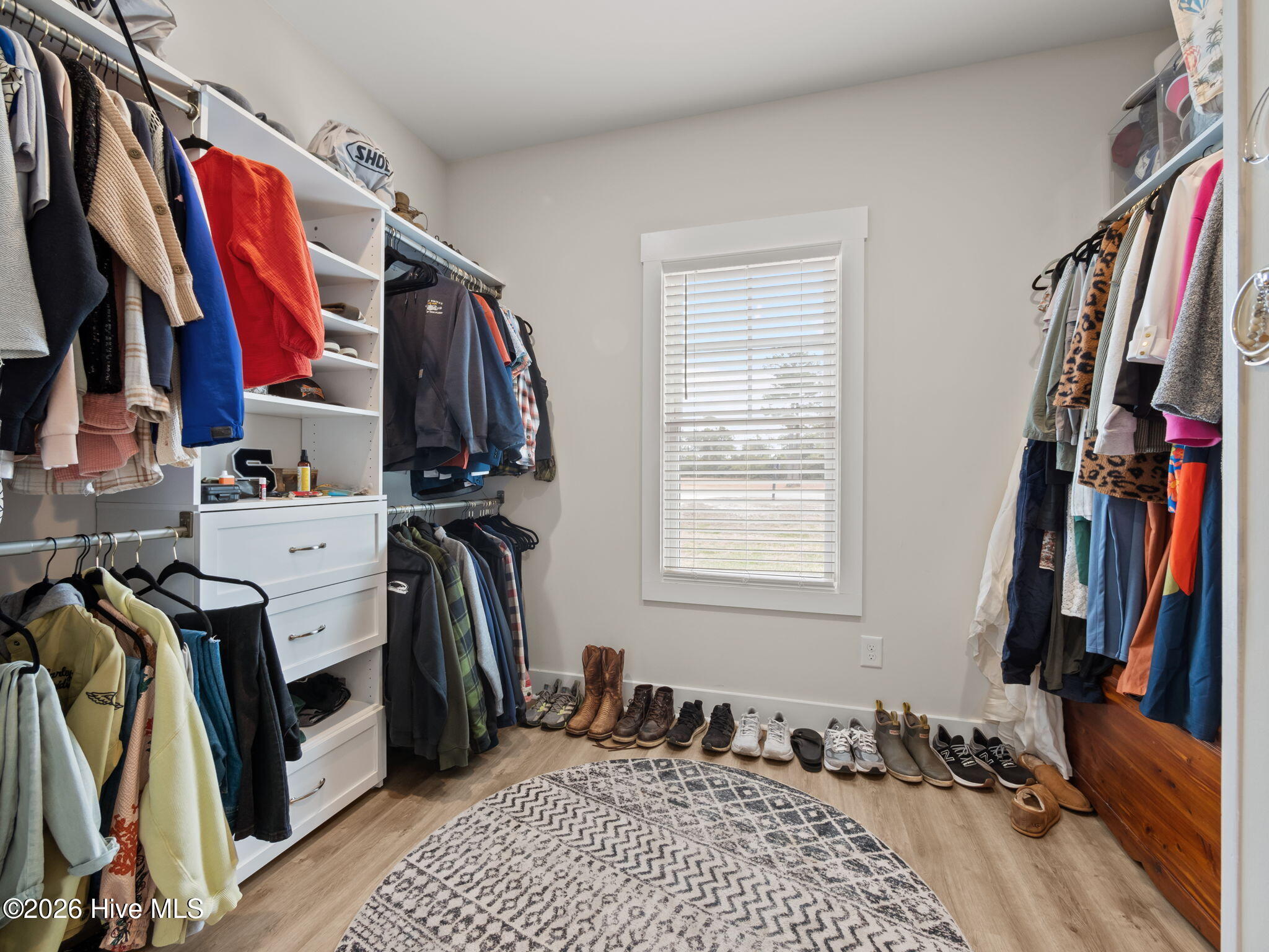 100556866 | Photo 16